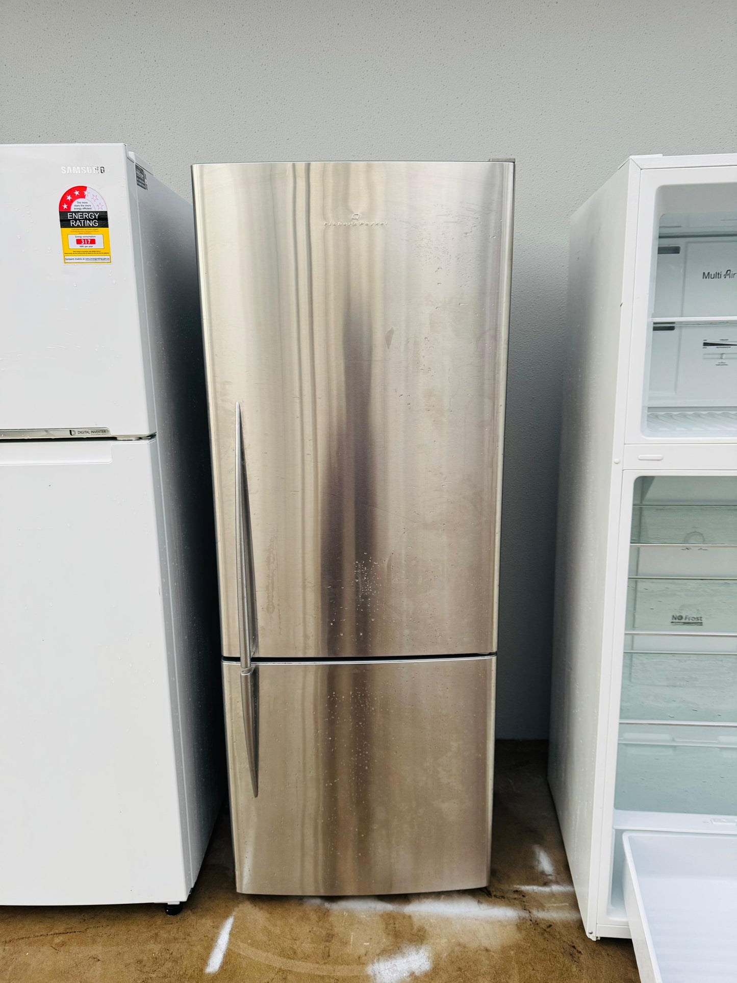**FISHER & PAYKEL 403 LITRES FRIDGE FREEZER**