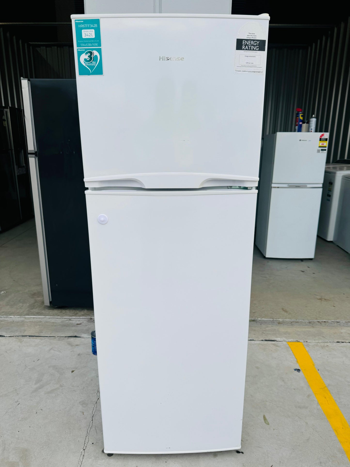 **HISENSE 342 LITRES FRIDGE FREEZER**