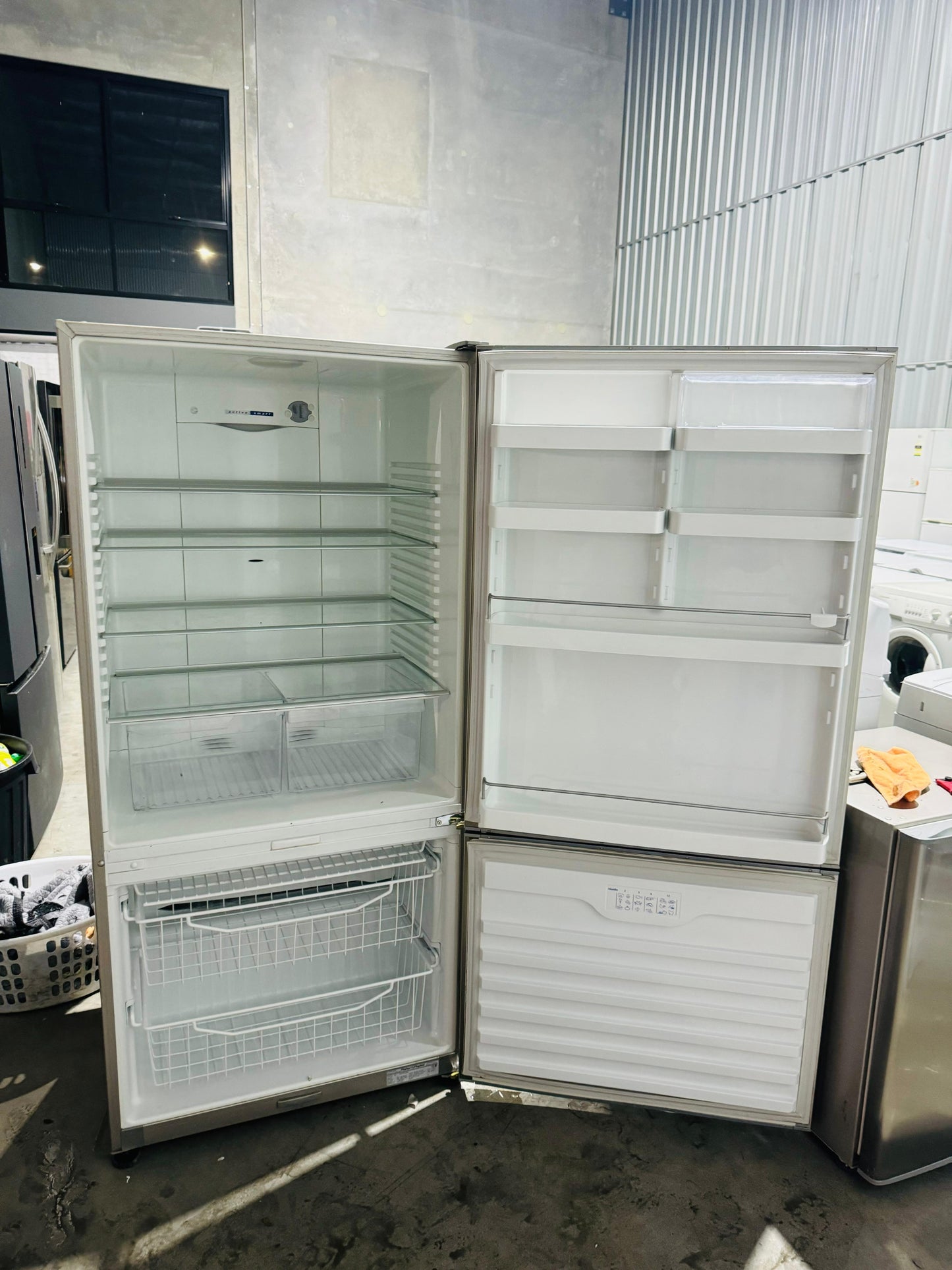 **FISHER & PAYKEL 519 LITRES FRIDGE FREEZER**