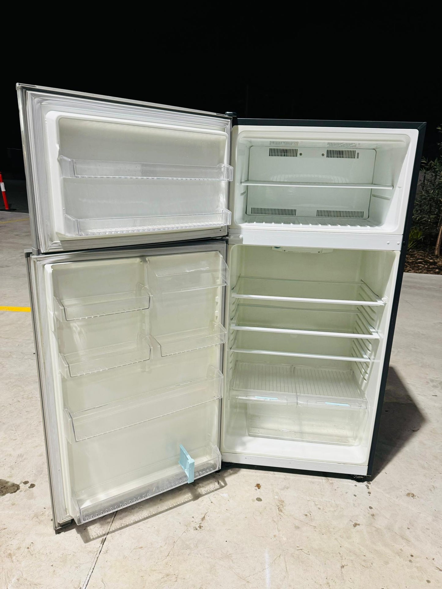 **SIMPSON 517 LITRES FRIDGE FREEZER**