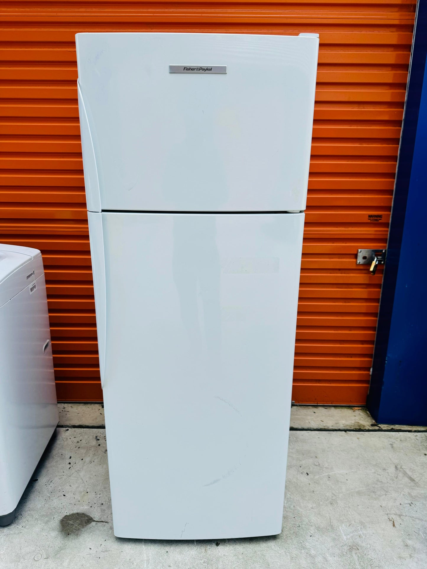 **FISHER & PAYKEL 411 LITRES FRIDGE FREEZER**