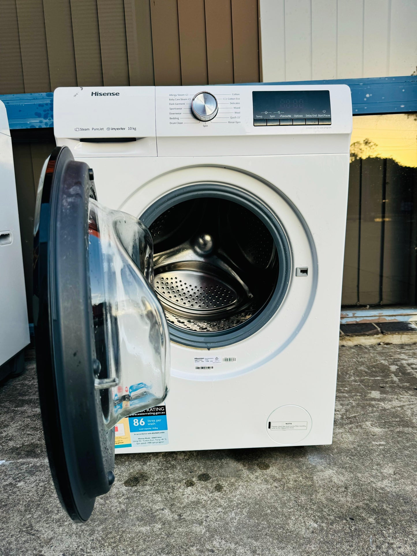 **HISENSE 7.5KGS FRONT LOADER WASHING MACHINE**