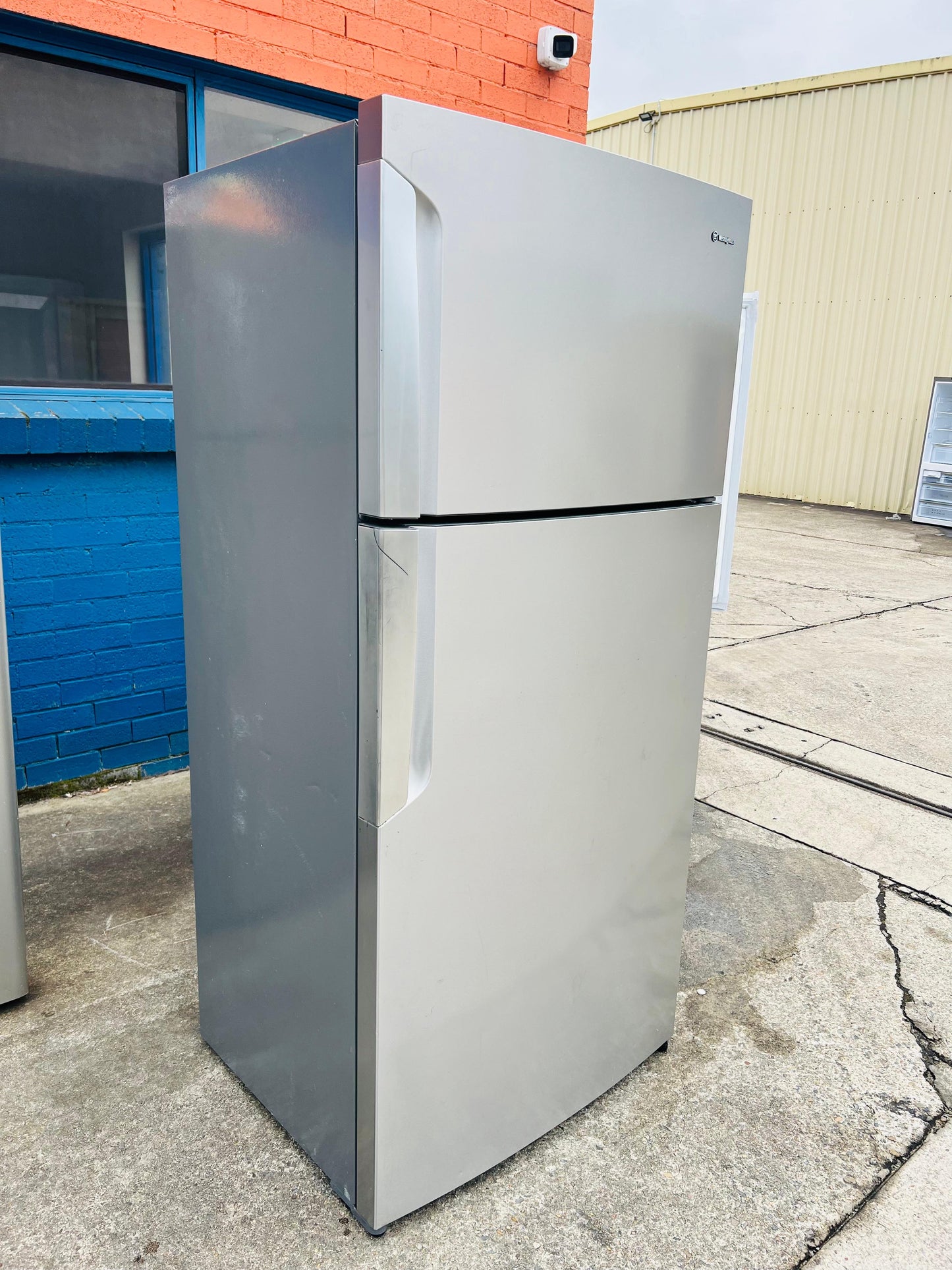 **WESTINGHOUSE 538 LITRES FRIDGE FREEZER**