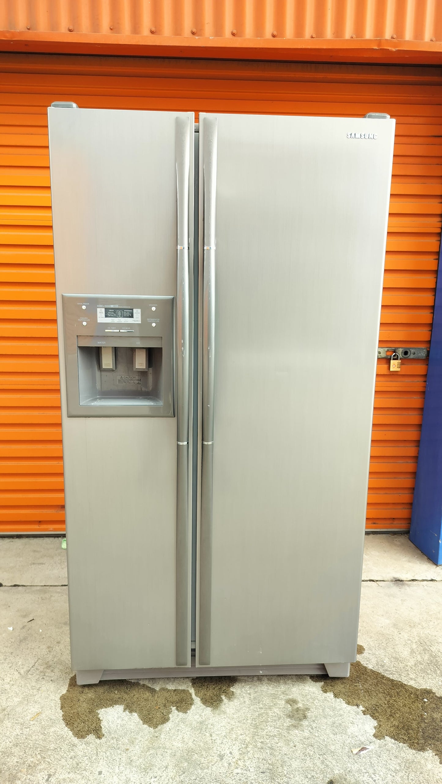 **SAMSUNG SIDE BY SIDE 614 LITRES FRIDGE FREEZER WATER & ICE DISPENSER**