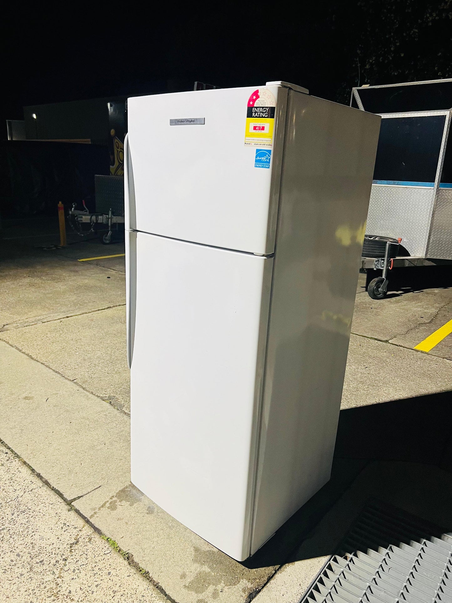 **FISHER & PAYKEL 380 LITRES FRIDGE FREEZER**