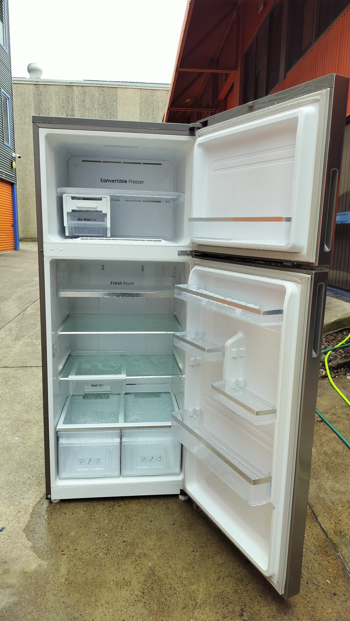 **SAMSUNG 466 FRIDGE FREEZER**