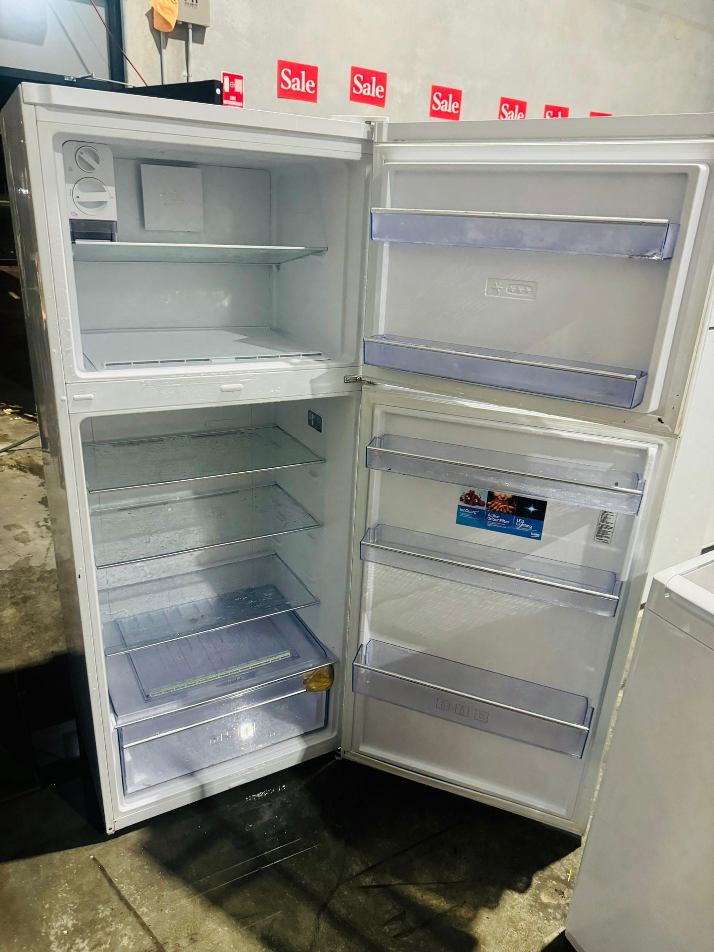 **BEKO 400 LITRES FRIDGE FREEZER**