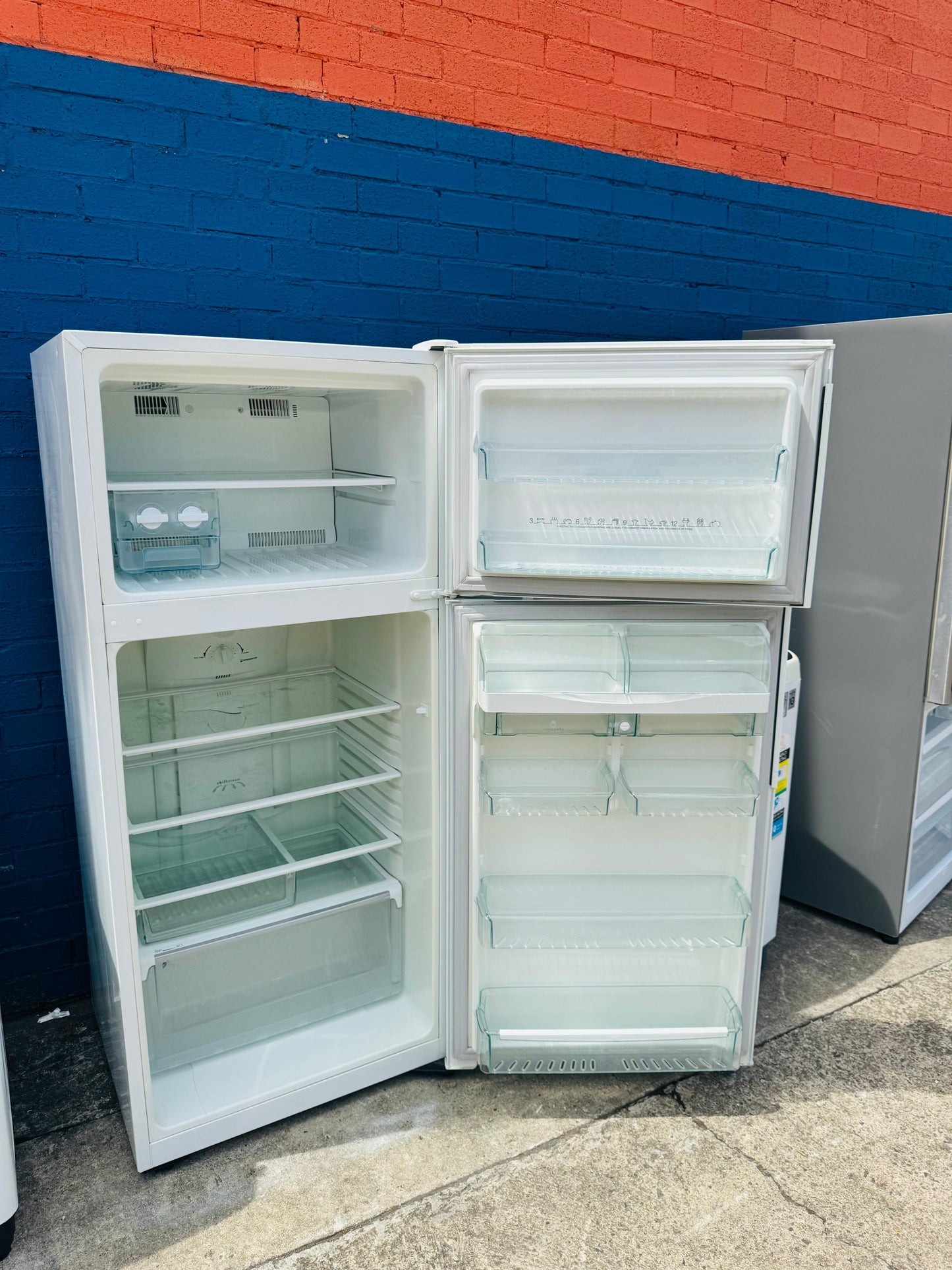 **WESTINGHOUSE 420 LITRES FRIDGE FREEZER**