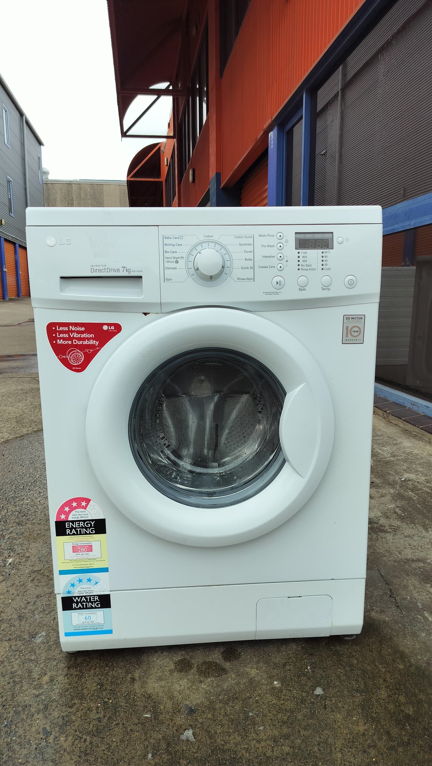 **LG 7 KGS FRONT LOADER WASHING MACHINE**