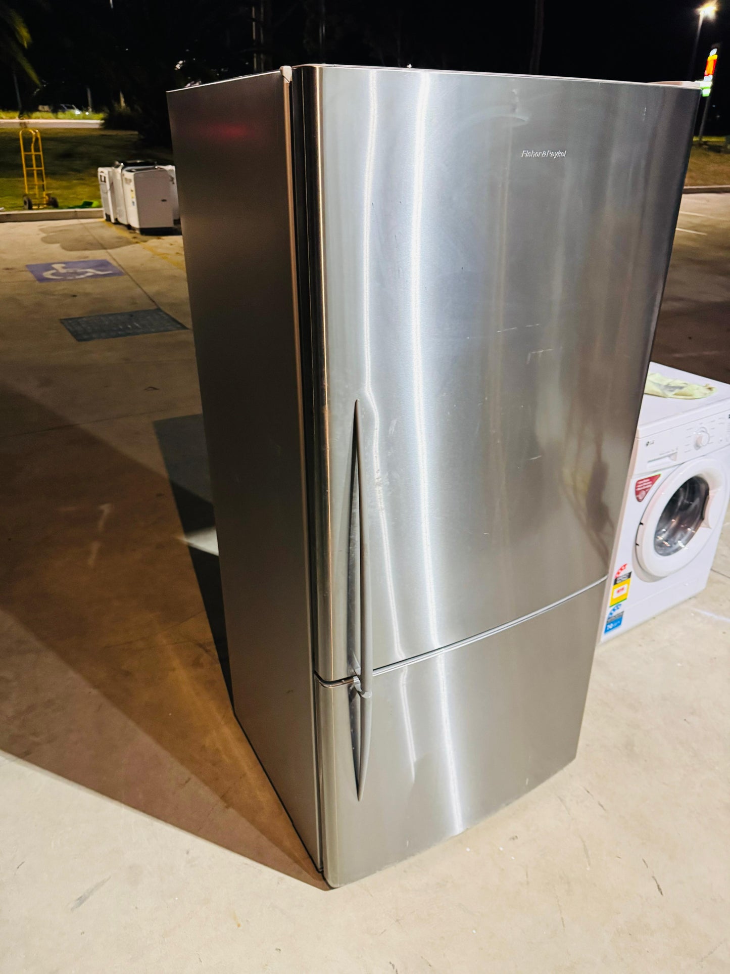 **FISHER & PAYKEL 519 LITRES FRIDGE FREEZER**