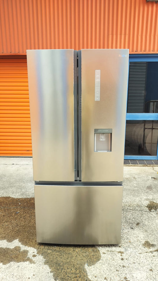 **HAIER 514 LITRES FRIDGE FREEZER & WATER DISPENSER **