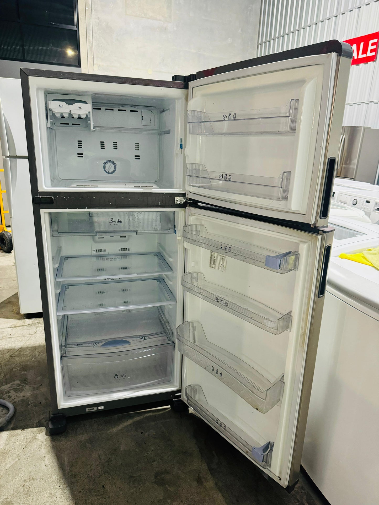 **WHIRLPOOL 410 LITRES FRIDGE FREEZER**