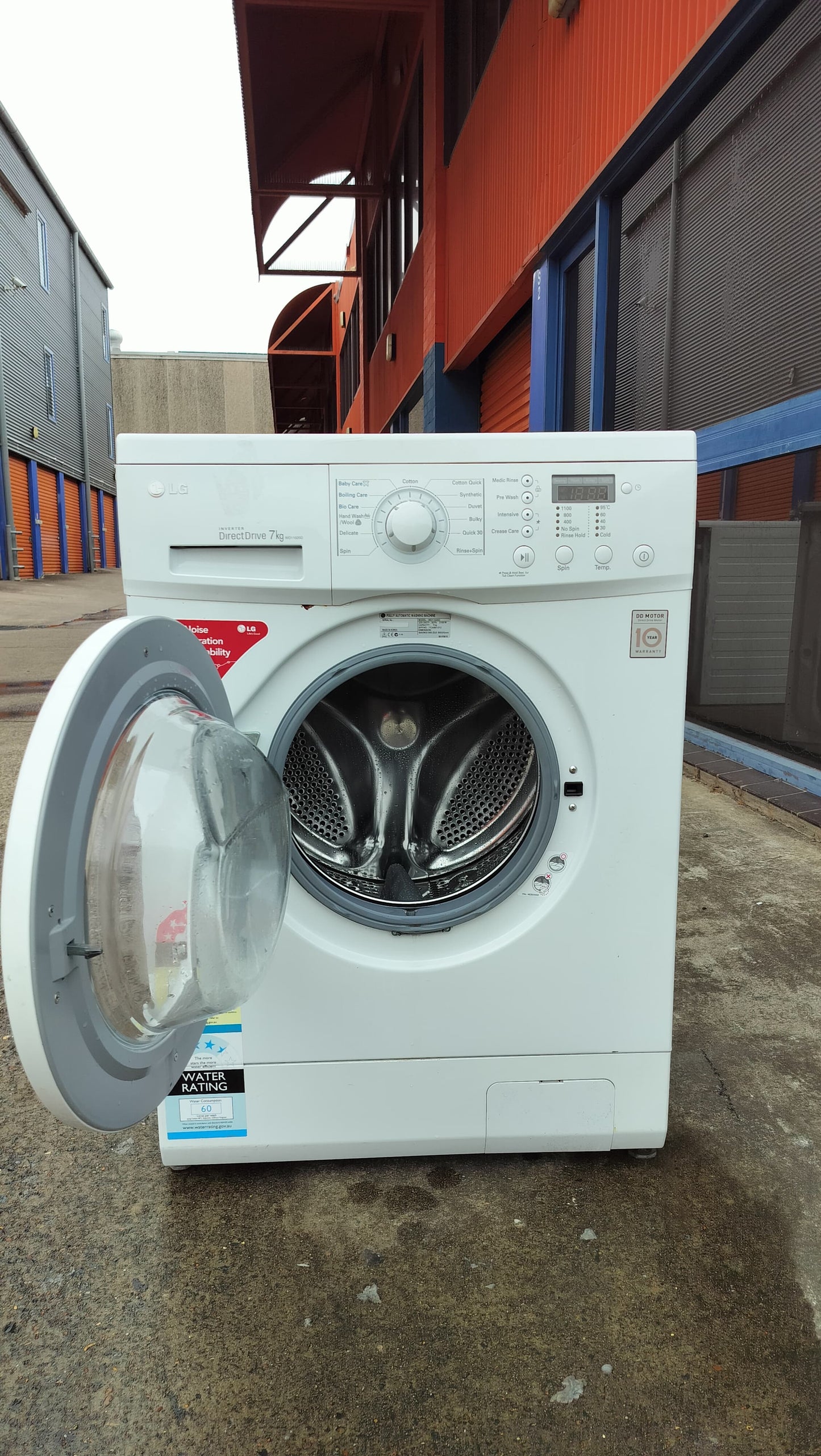 **LG 7 KGS FRONT LOADER WASHING MACHINE**