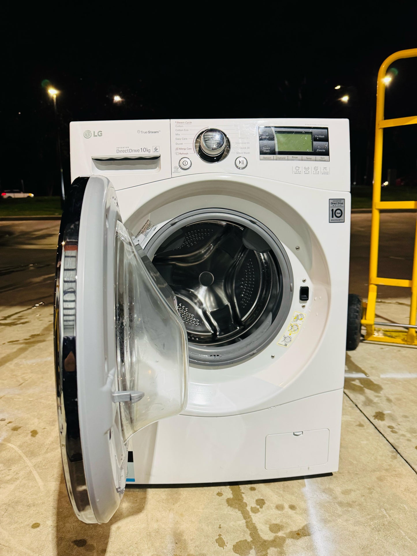**LG 10KGS FRONT LOADER WASHING MACHINE**