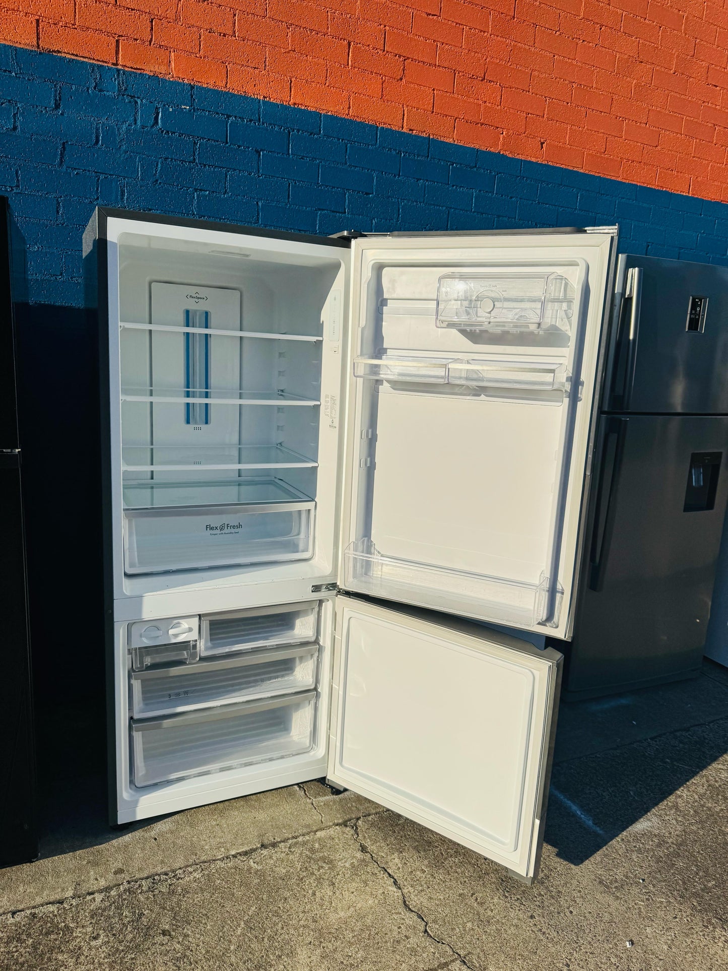 **WESTINGHOUSE 454 LITRES FRIDGE FREEZER**