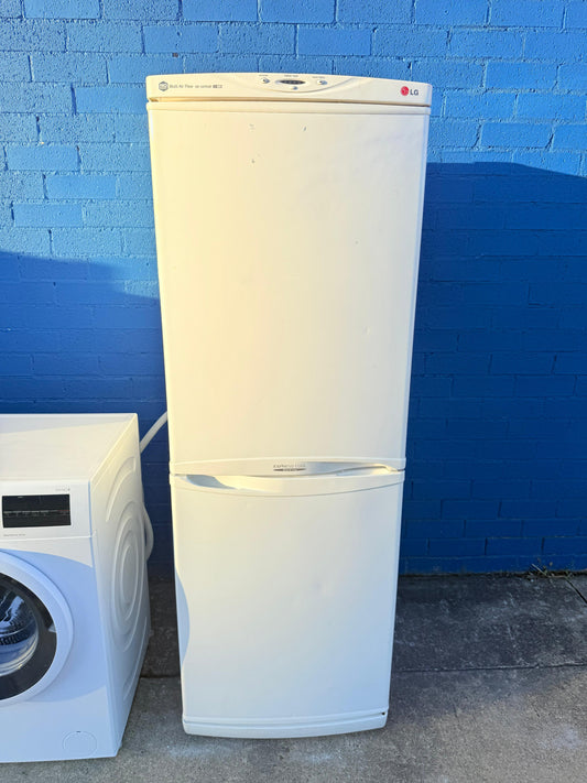 **LG 305 LITRES FRIDGE FREEZER**