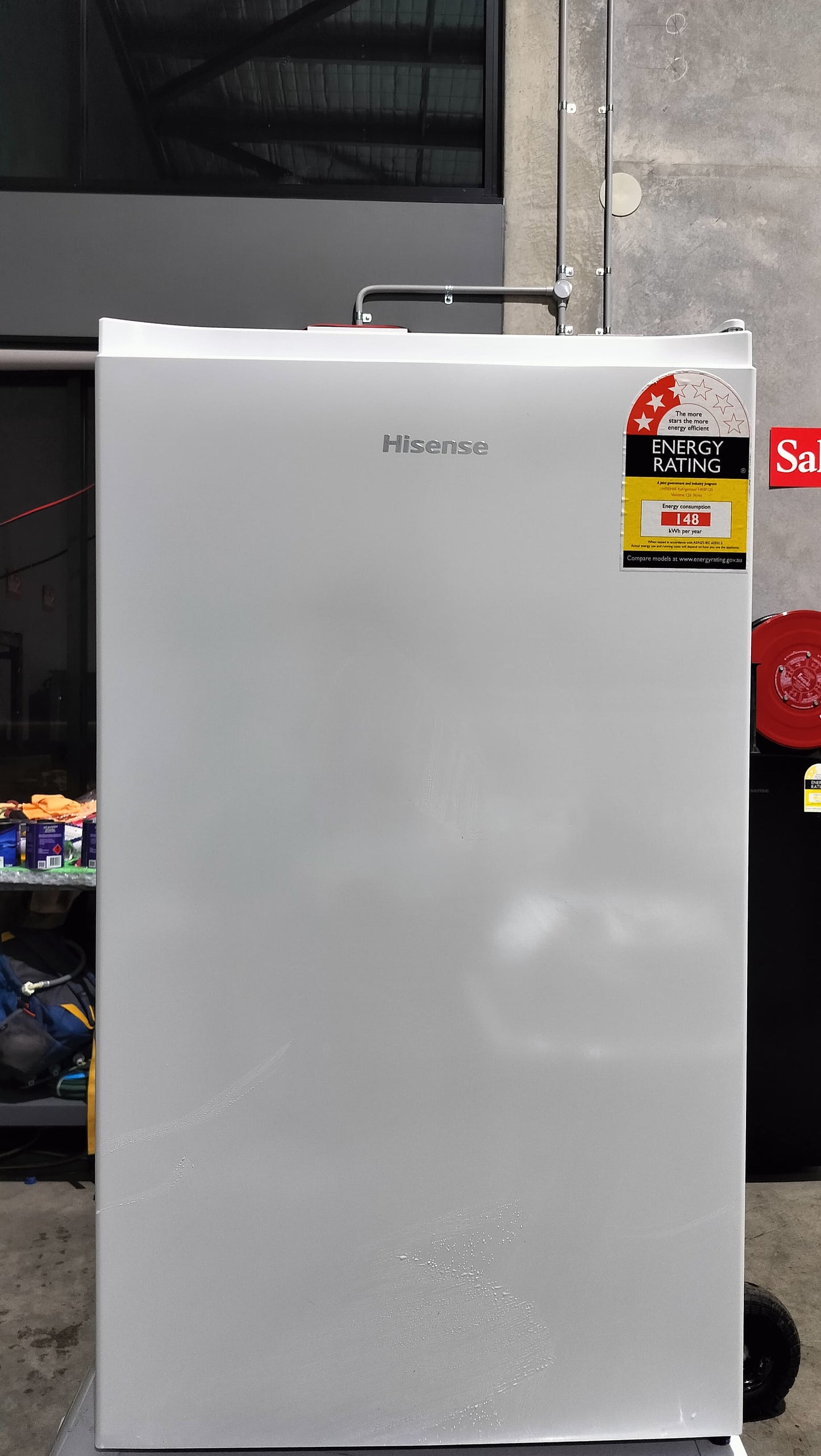 **HISENSE 125 LITERS BAR FRIDGE & FREEZER**