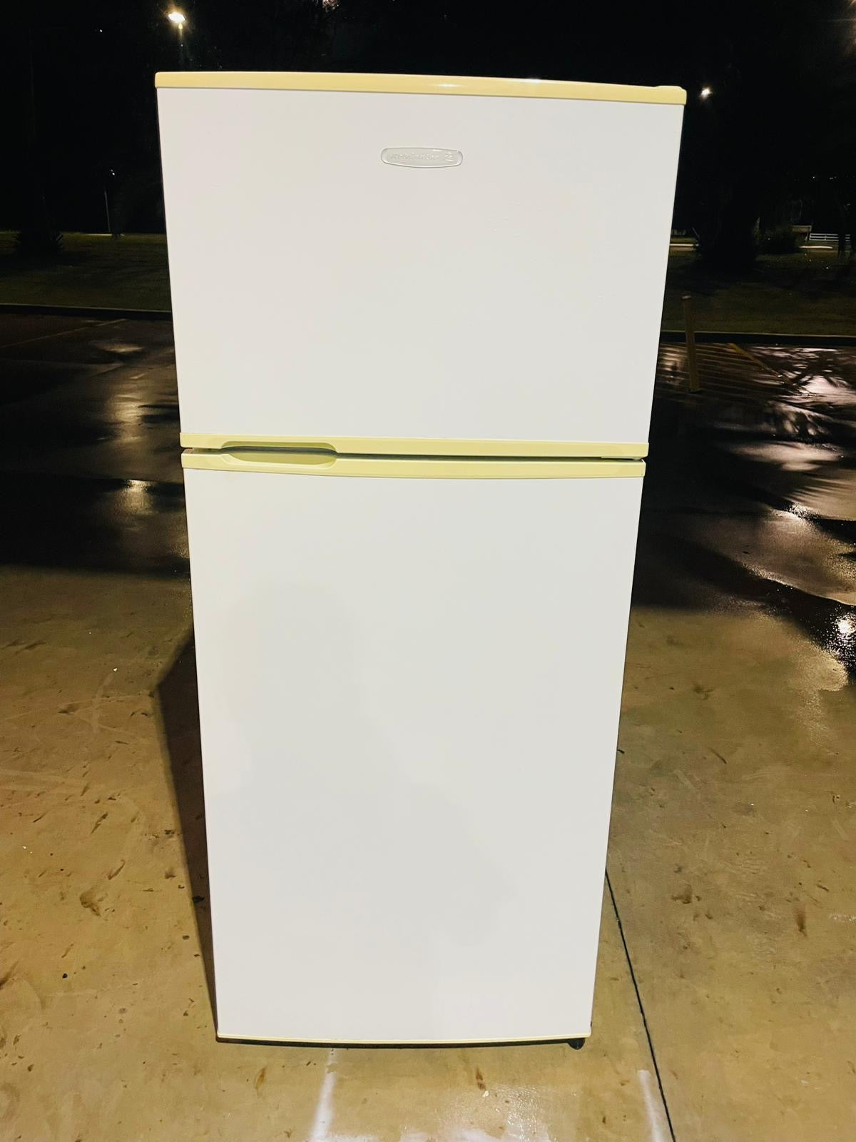 **KELVINATOR 420 LITRES FRIDGE FREEZER**