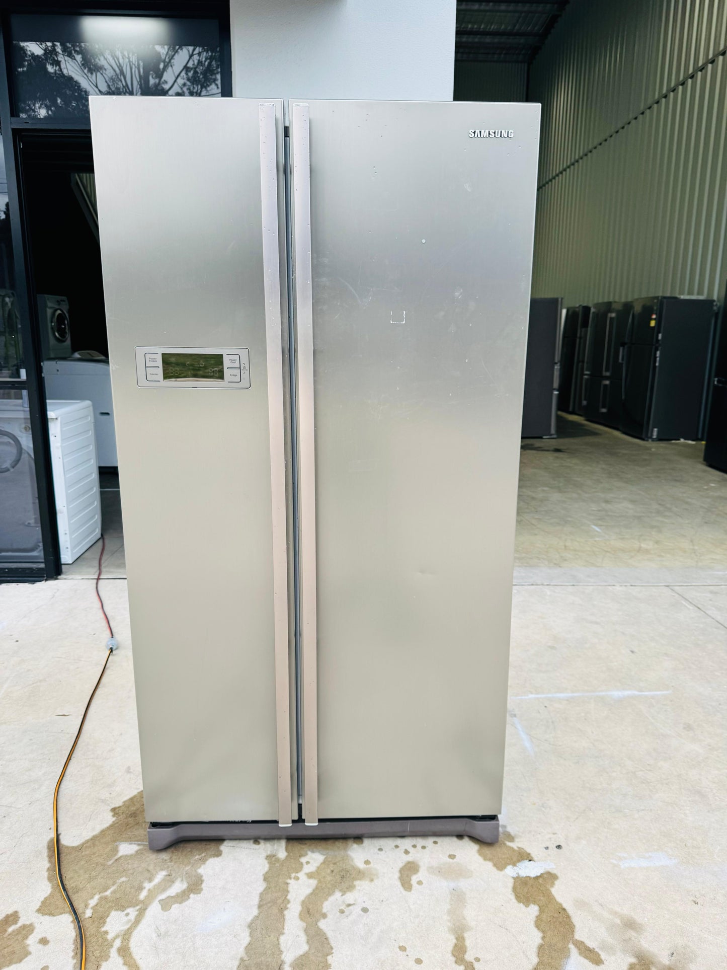 **SAMSUNG SIDE BY SIDE 600 LITRES FRIDGE FREEZER**
