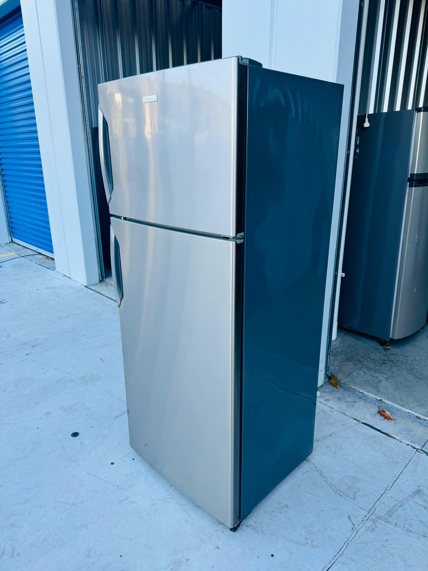 **ELECTROLUX 380 LITRES FRIDGE FREEZER**