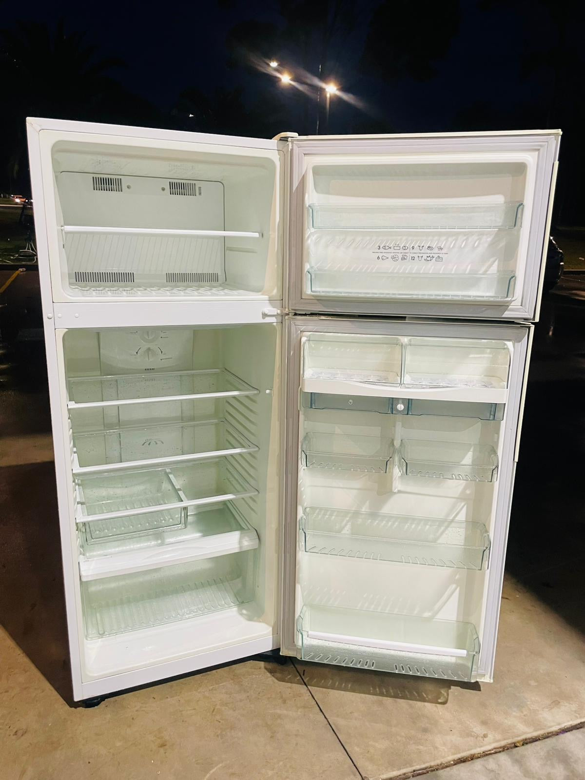 **WESTINGHOUSE 442 LITRES FRIDGE FREEZER**