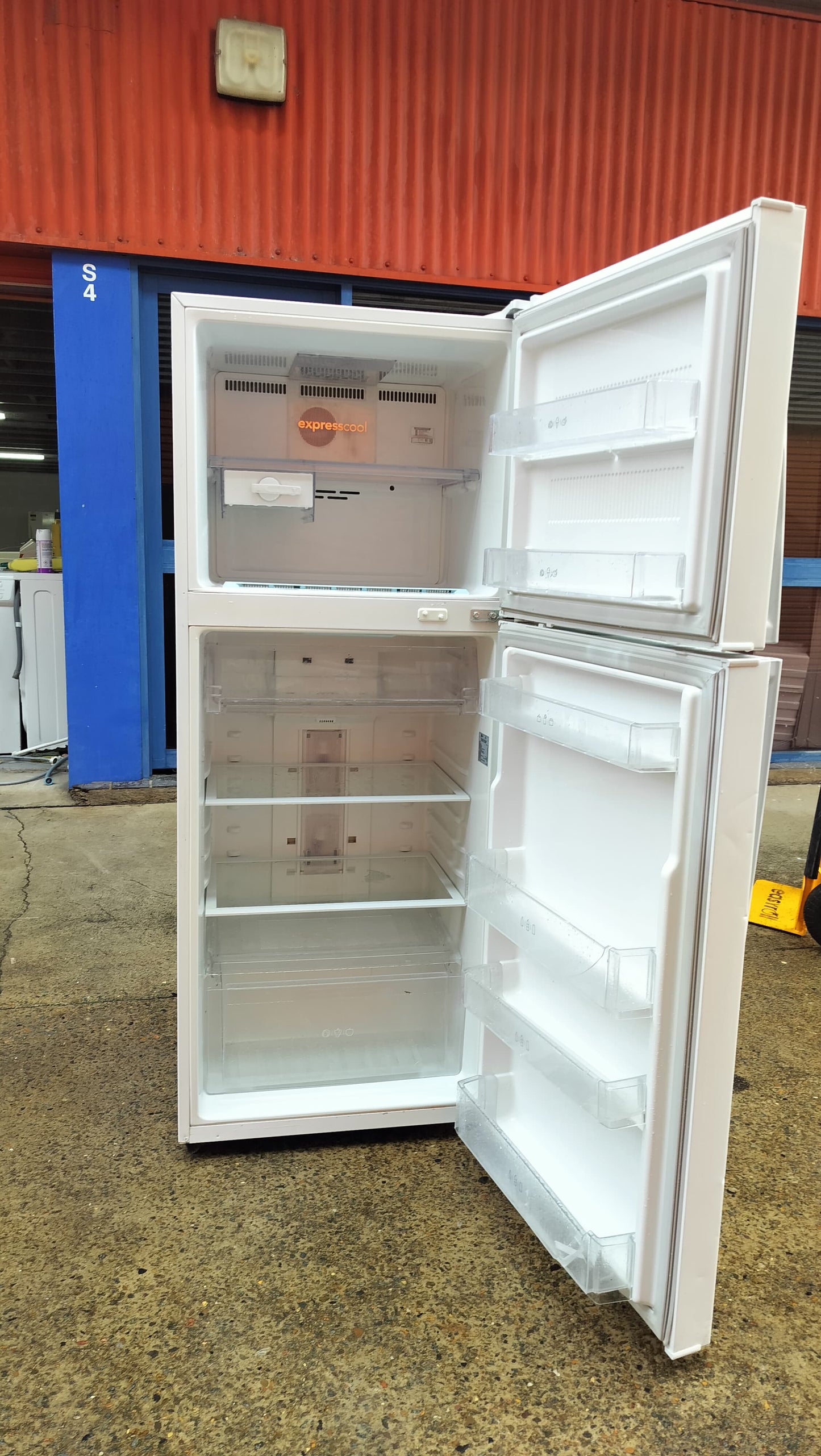 **LG 422 LITRES FRIDGE FREEZER**