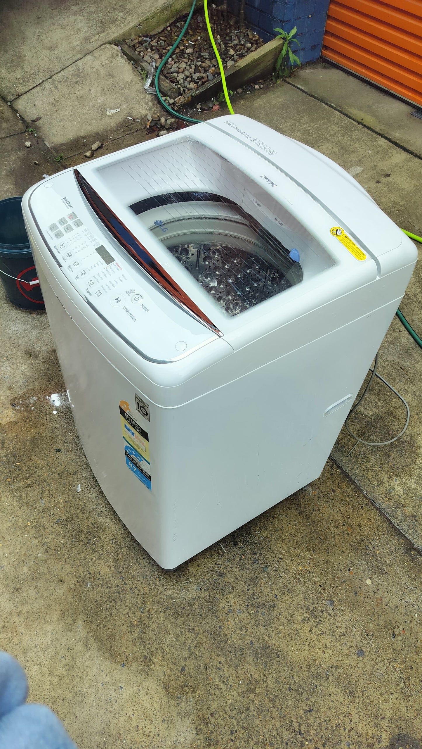 **LG 8.5 KGS TOP LOADER WASHING MACHINE**