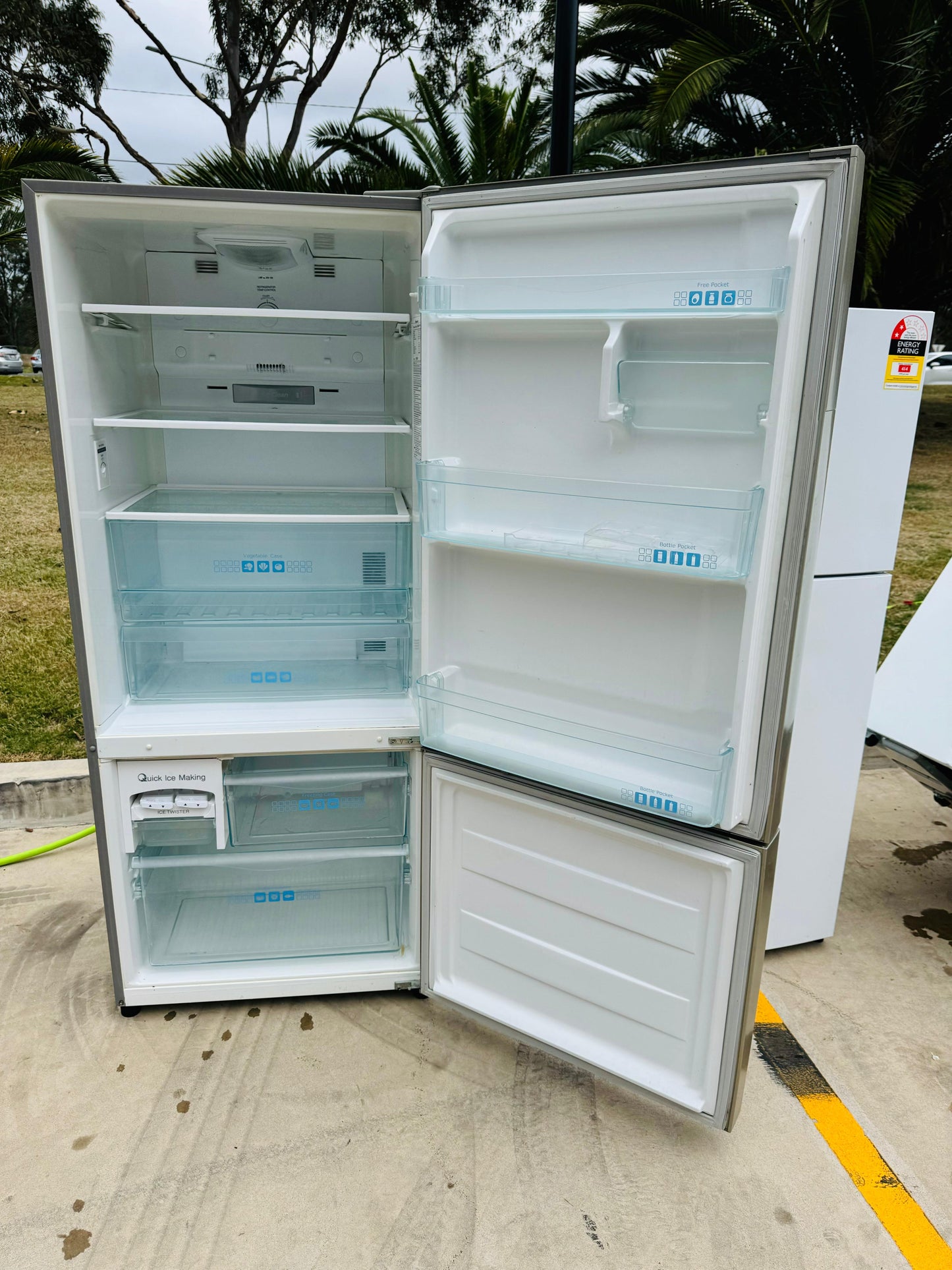 **PANASONIC 418 LITRES FRIDGE FREEZER**