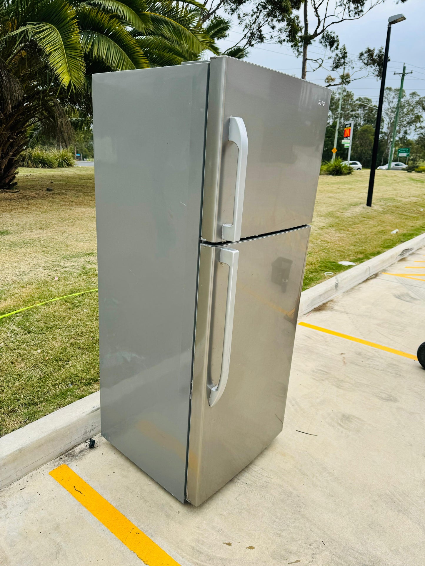 **EURO 420 LITRES FRIDGE FREEZER**