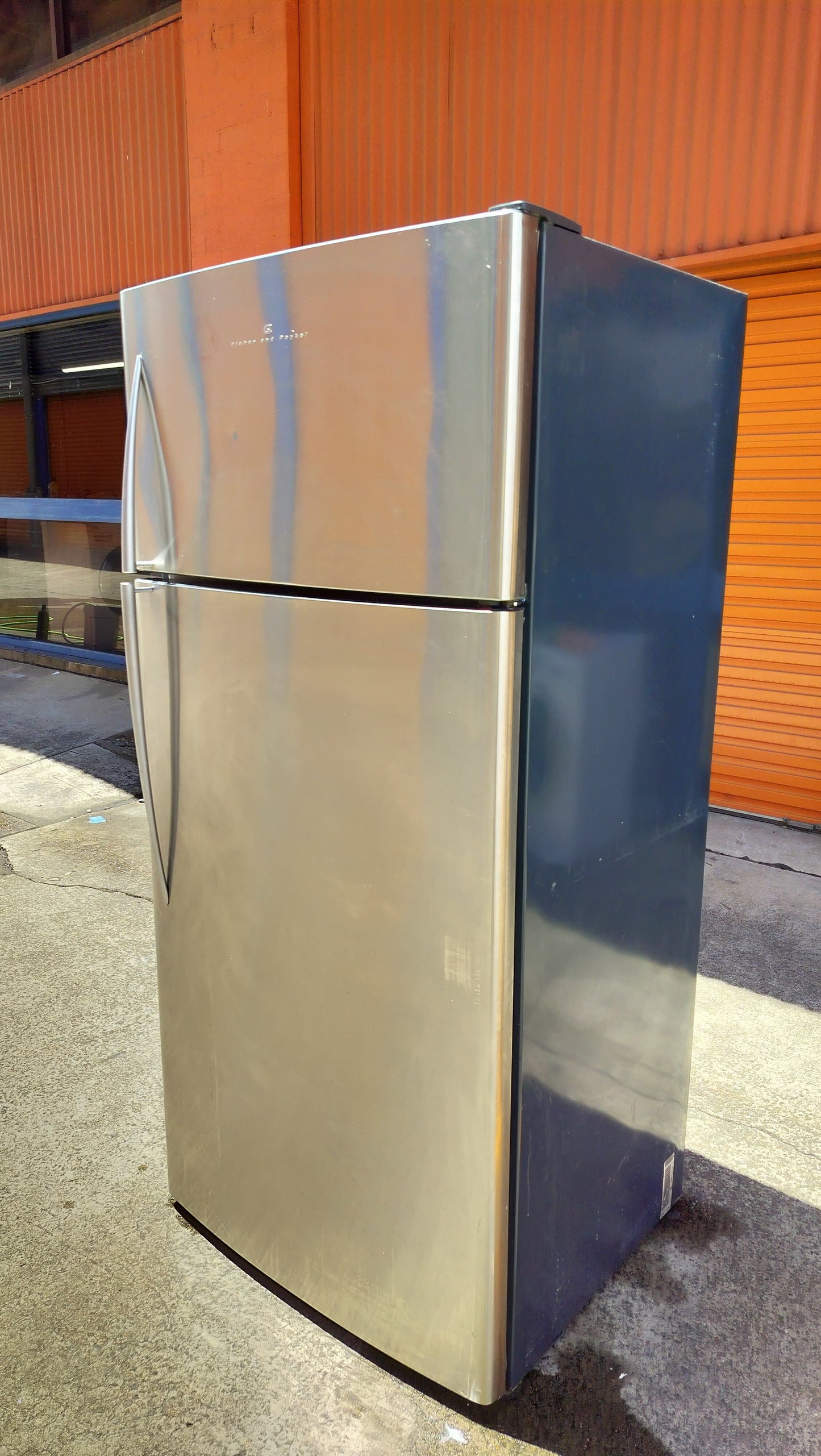 **FISHER & PAYKEL 517 LITRES FRIDGE FREEZER**