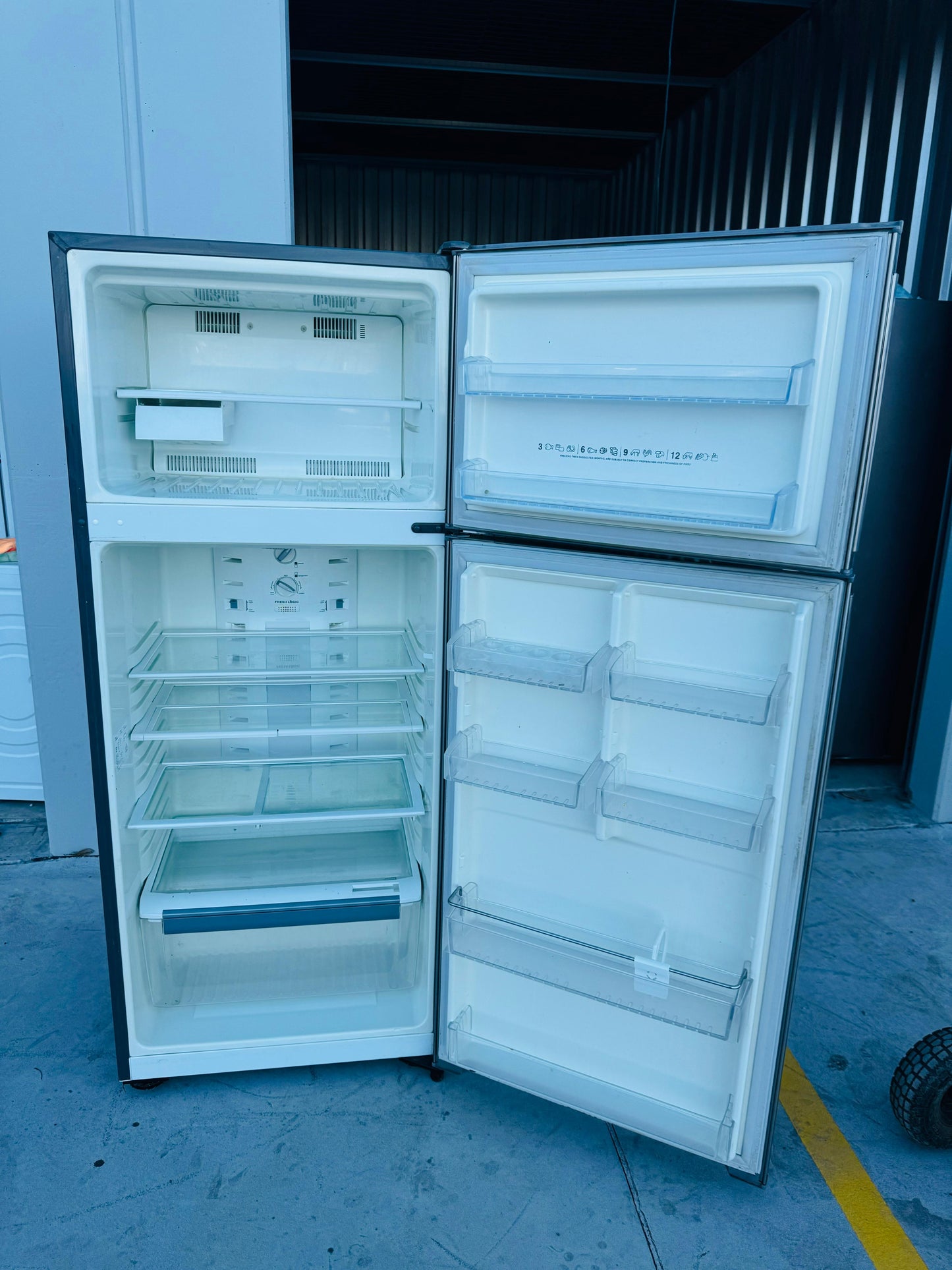 **ELECTROLUX 380 LITRES FRIDGE FREEZER**