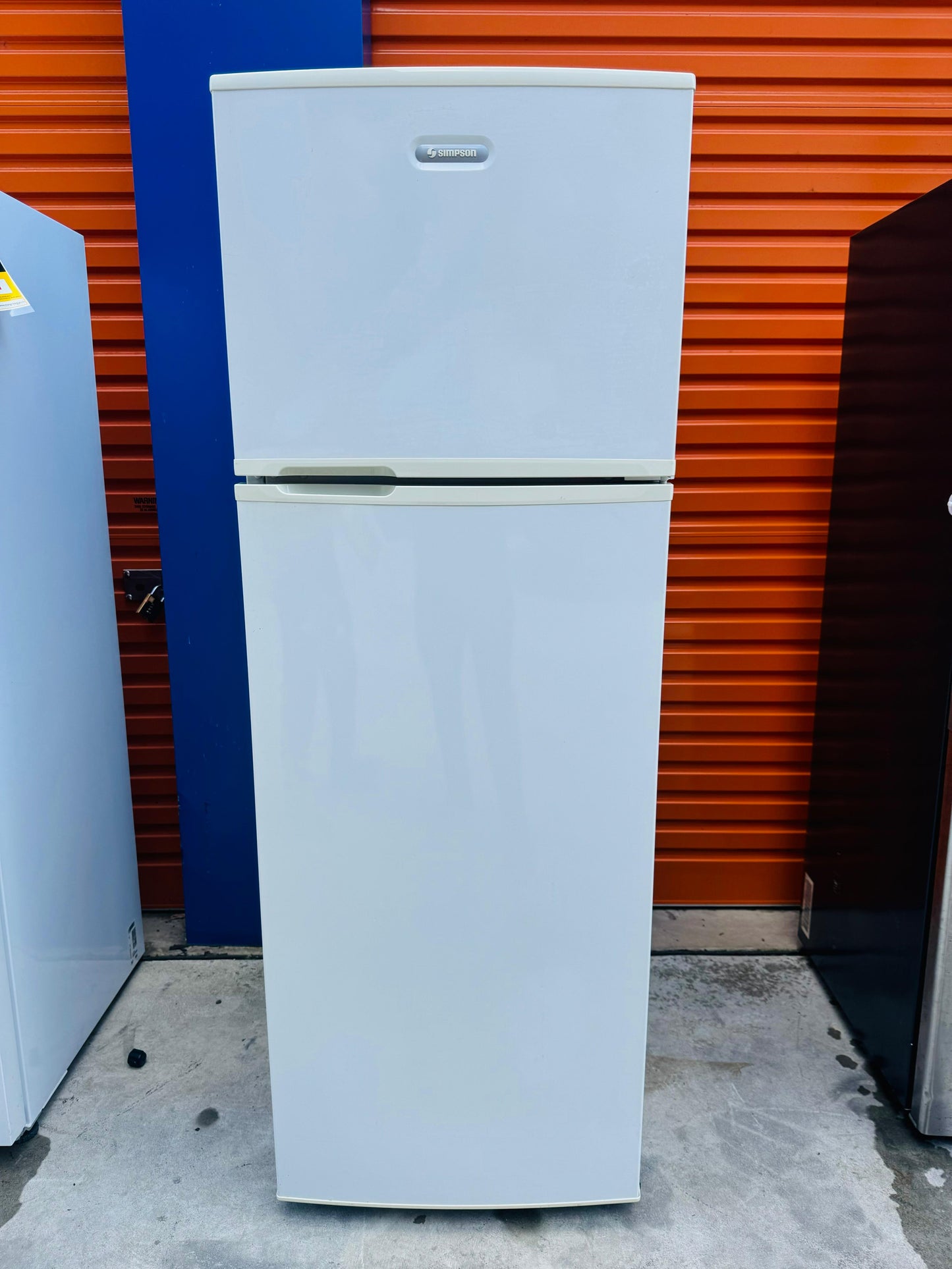 **SIMPSON 328 LITRES FRIDGE FREEZER**