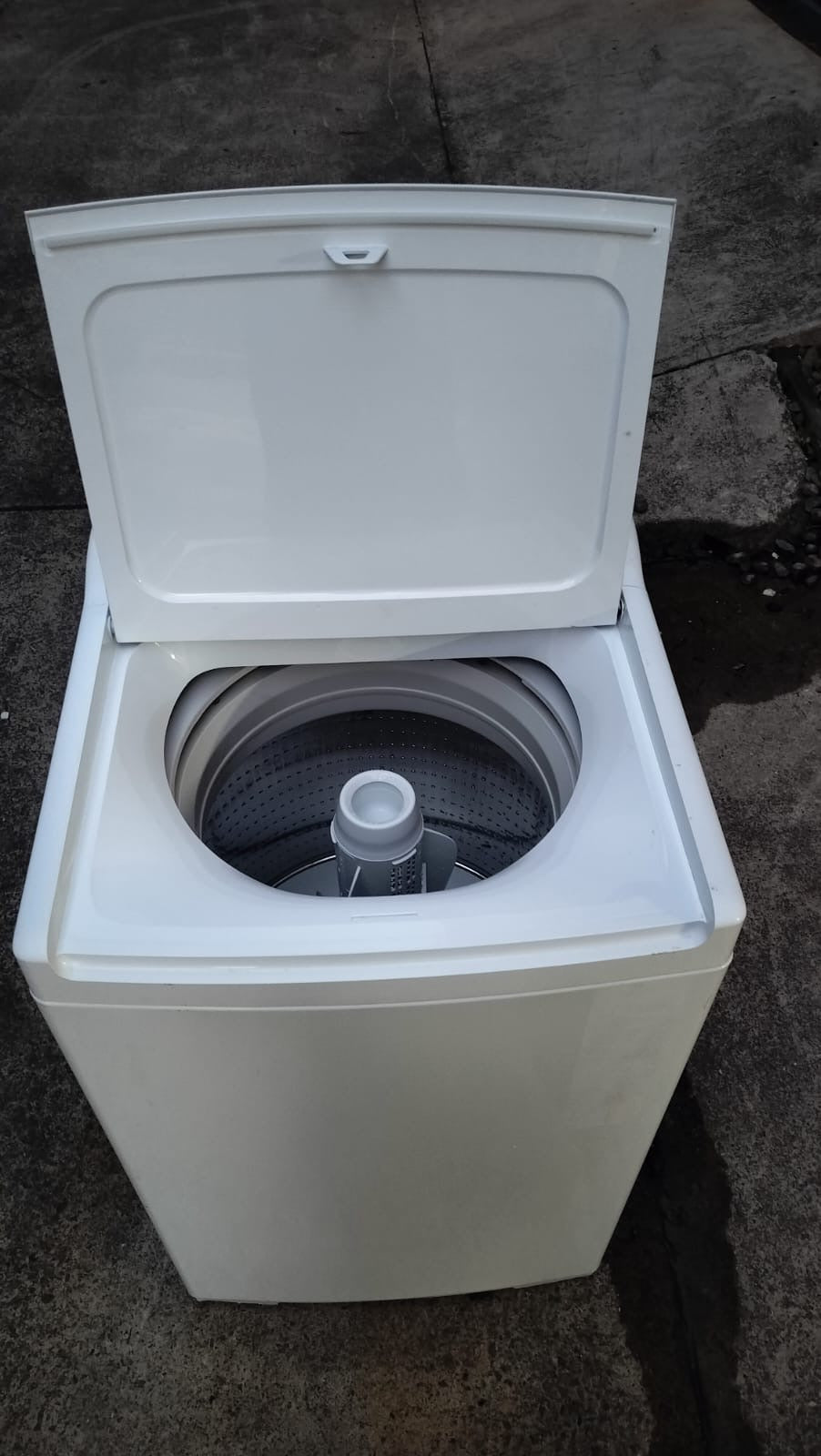 **FISHER & PAYKEL 8.5KGS TOP LOADER WASHING MACHINE**