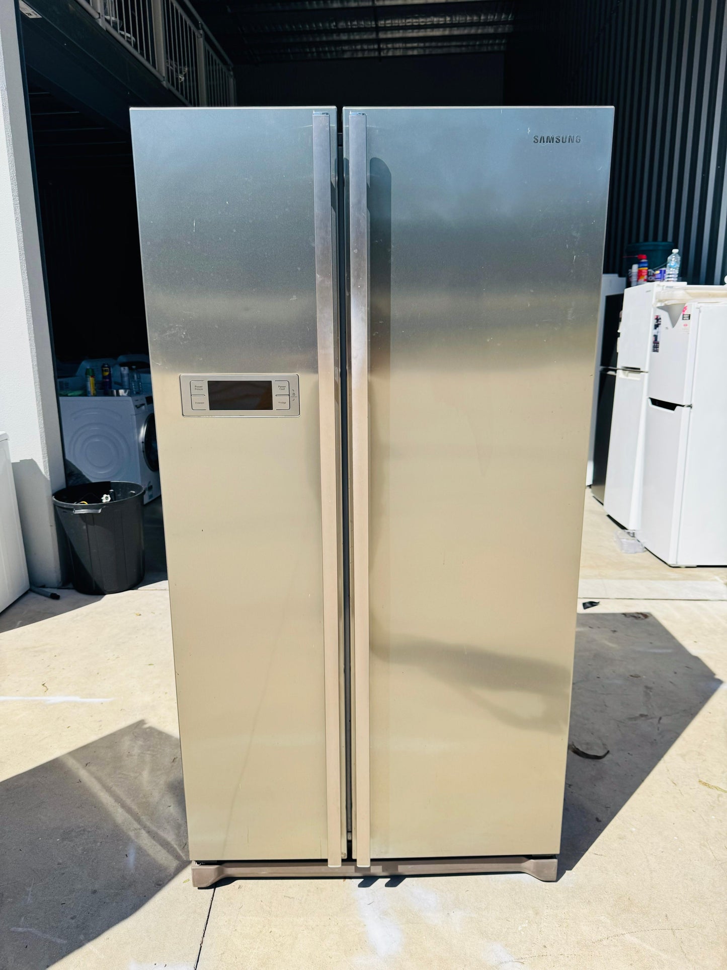 **SAMSUNG SIDE BY SIDE 600 LITRES FRIDGE FREEZER**