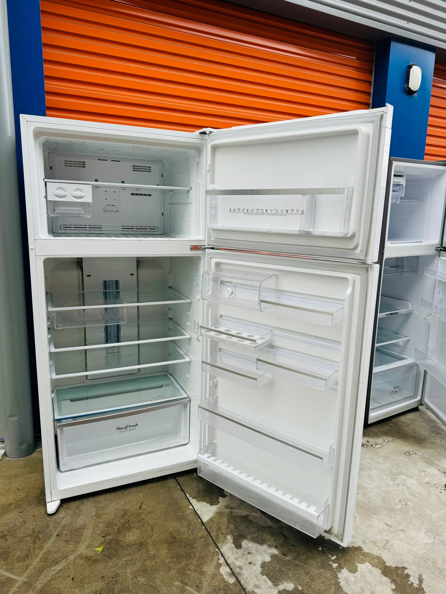 **WESTINGHOUSE 537 LITRES FRIDGE FREEZER**