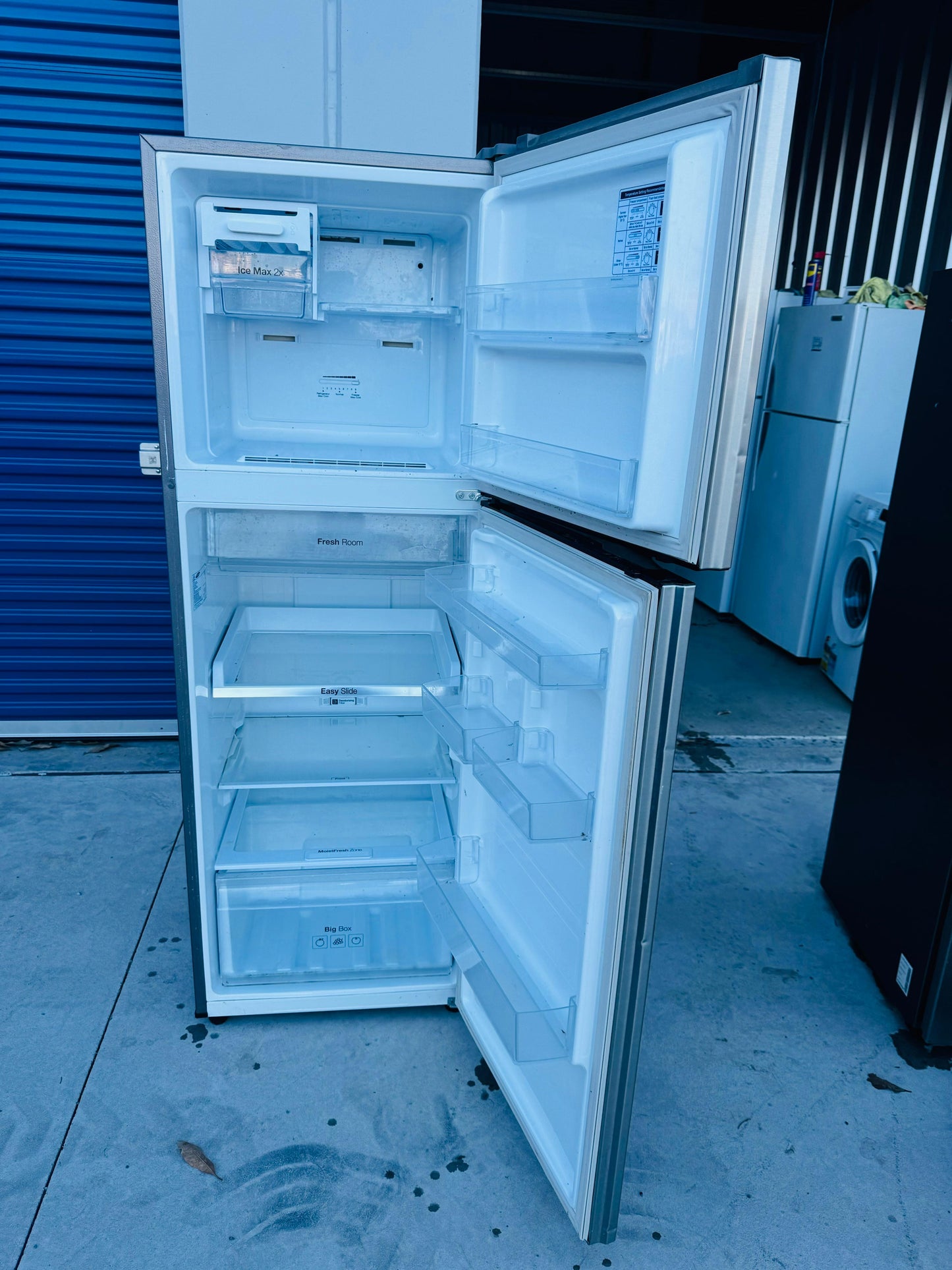 **SAMSUNG 341 LITRES FRIDGE FREEZER**