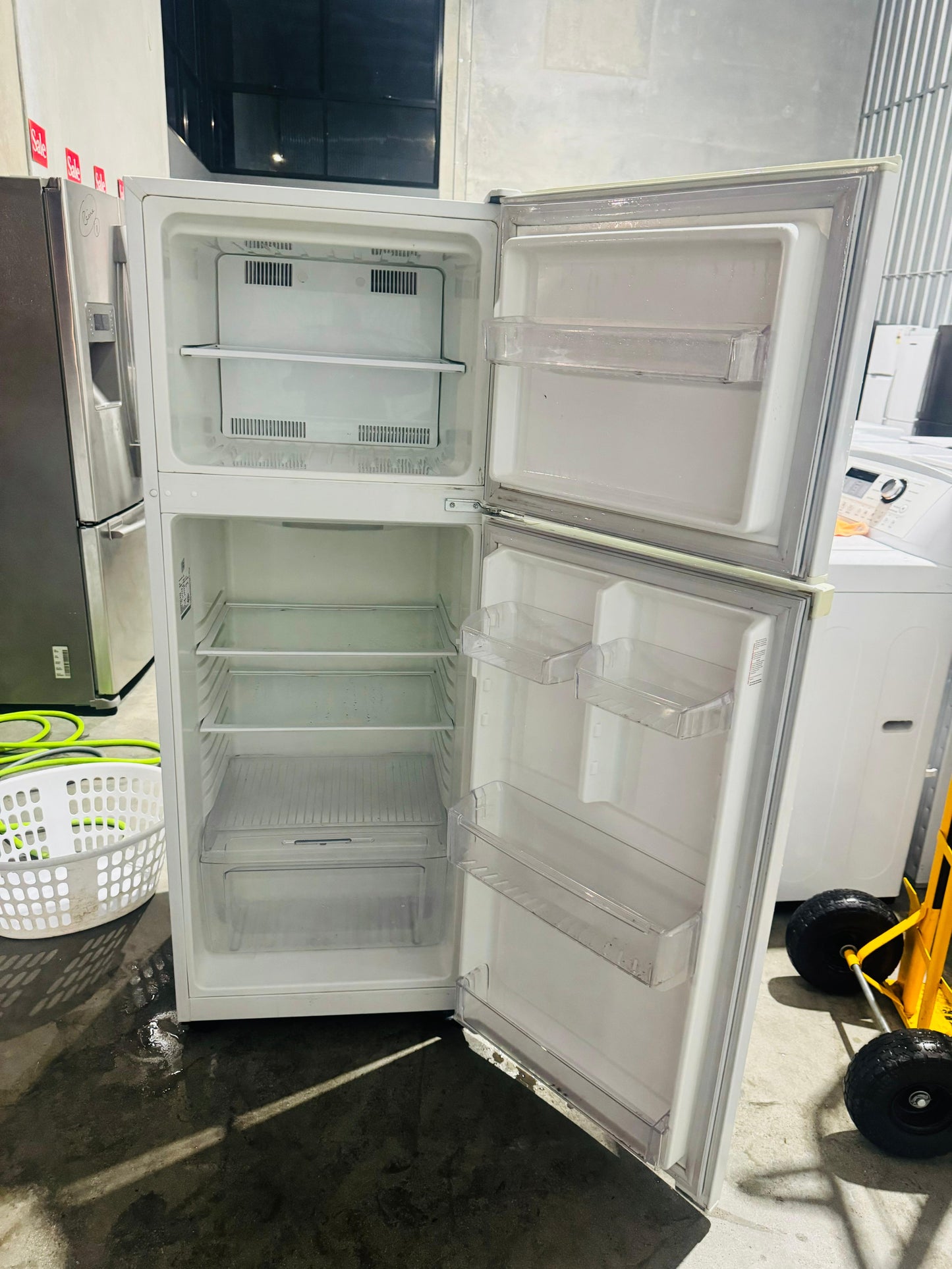 **KELVINATOR 300 LITRES FRIDGE FREEZER**