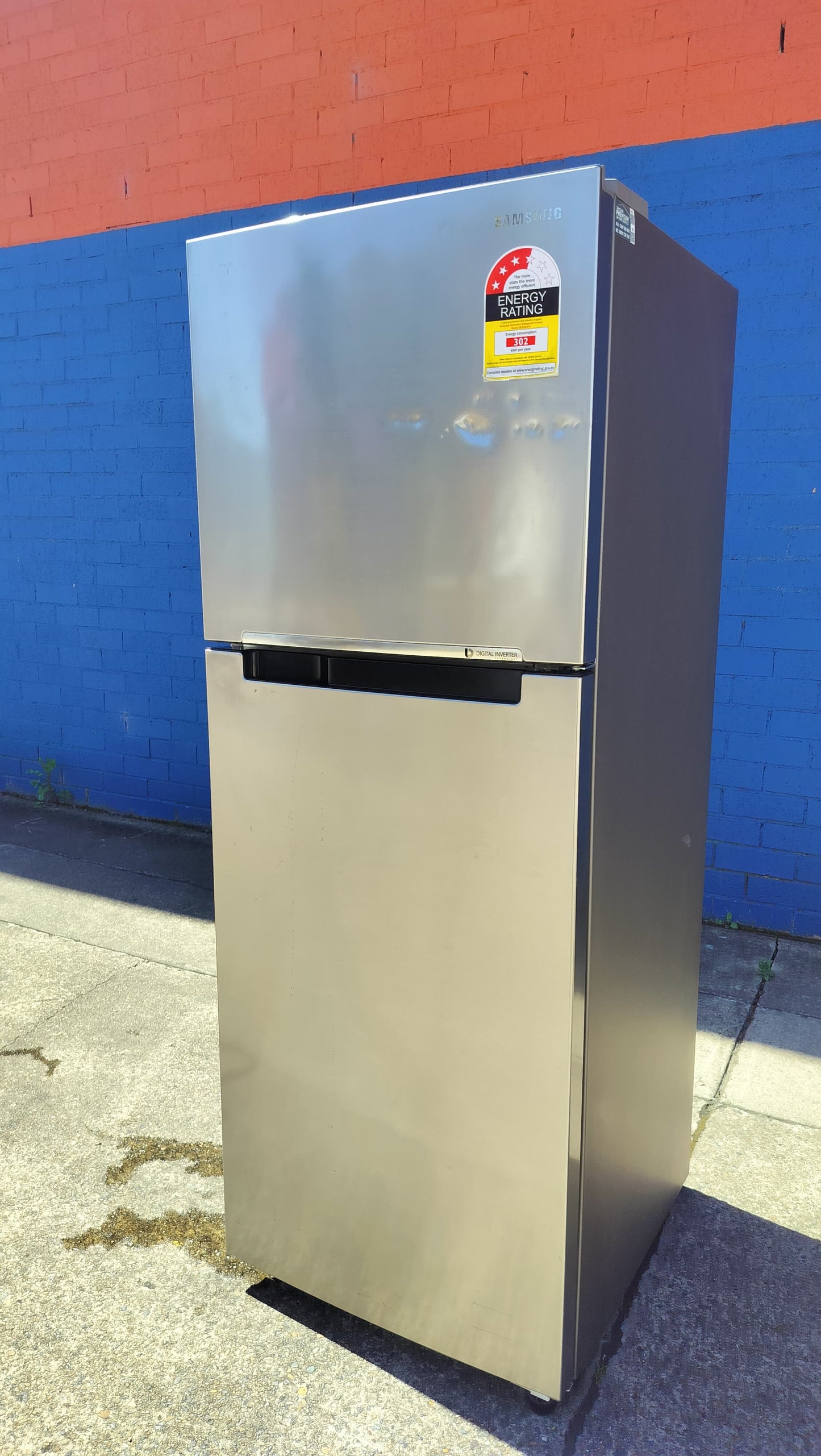 **SAMSUNG 318 LITRES FRIDGE FREEZER**