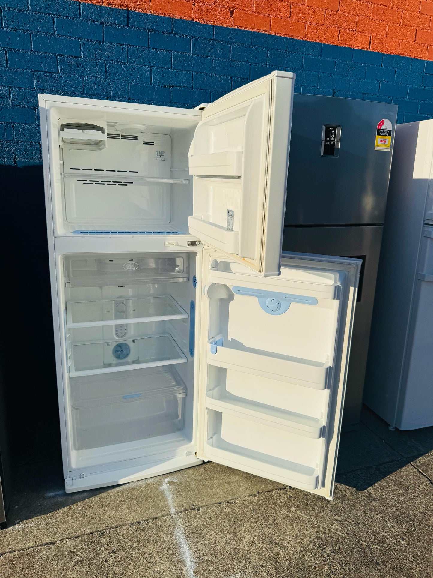 **LG 402 LITRES FRIDGE FREEZER**