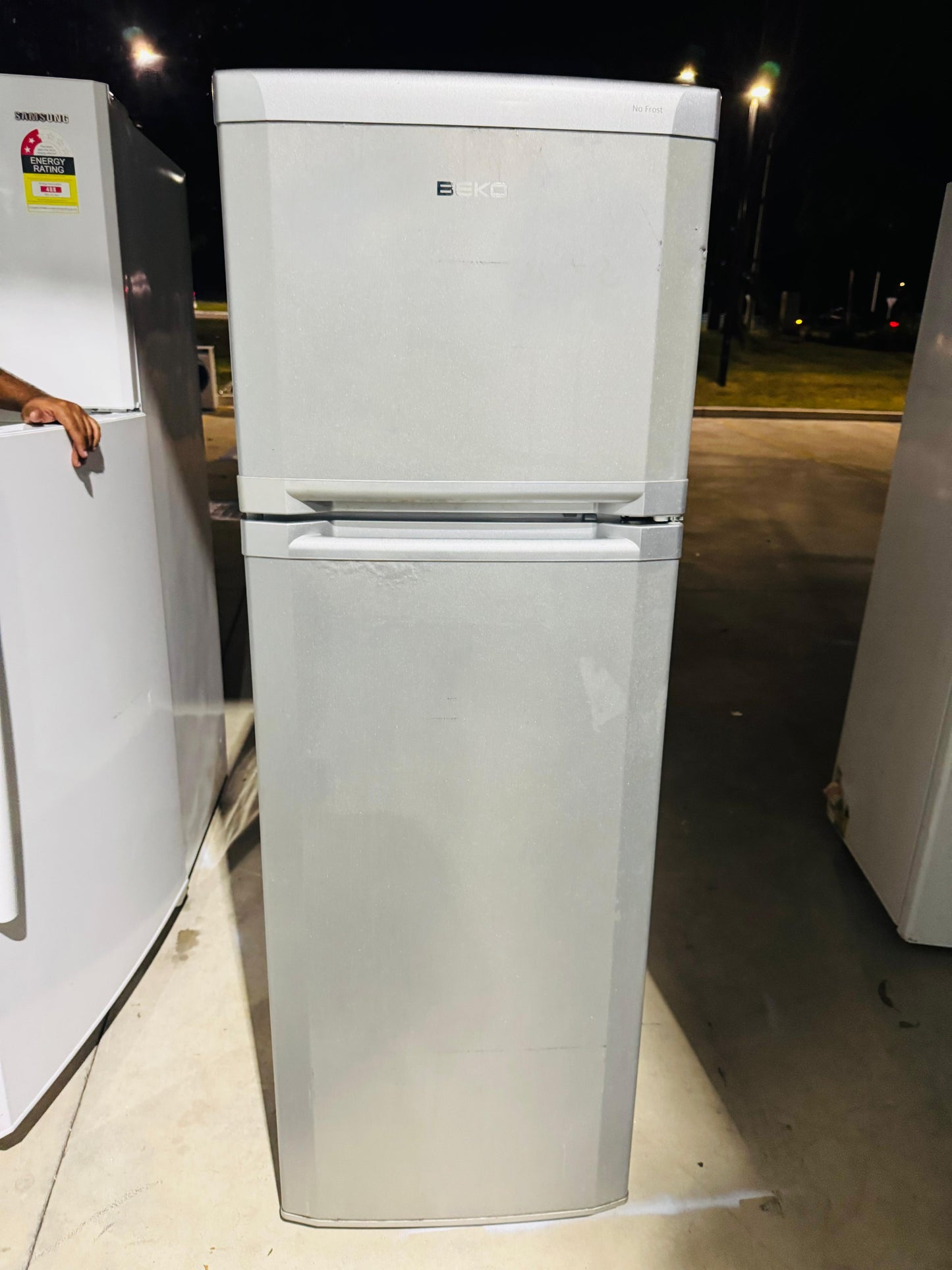 **BEKO 253 LITRES FRIDGE FREEZER**