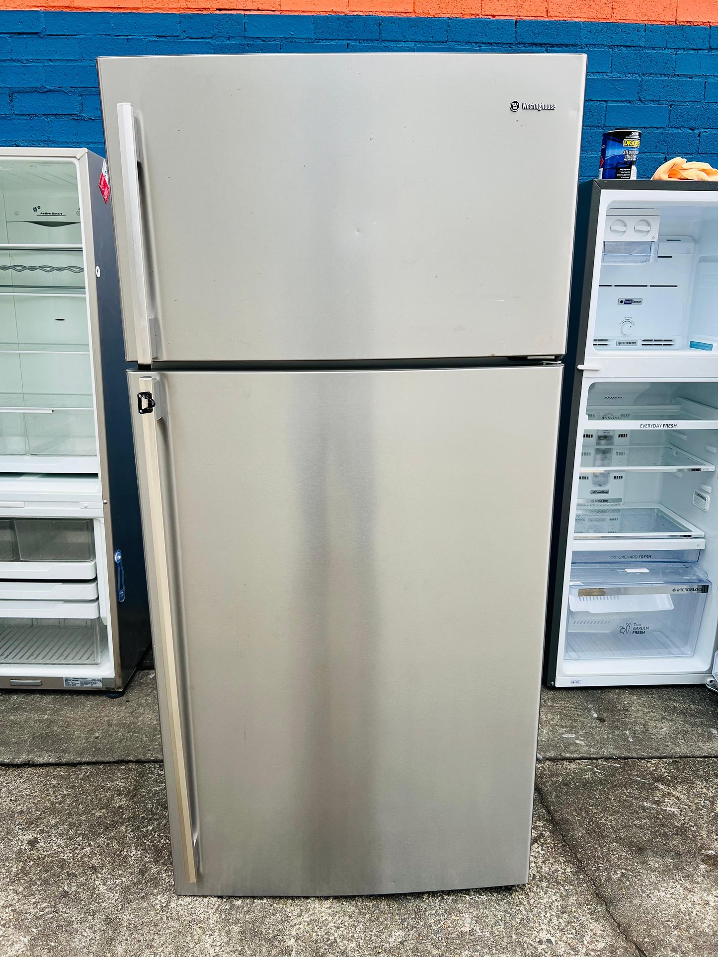 **WESTINGHOUSE 520 LITRES FRIDGE FREEZER**