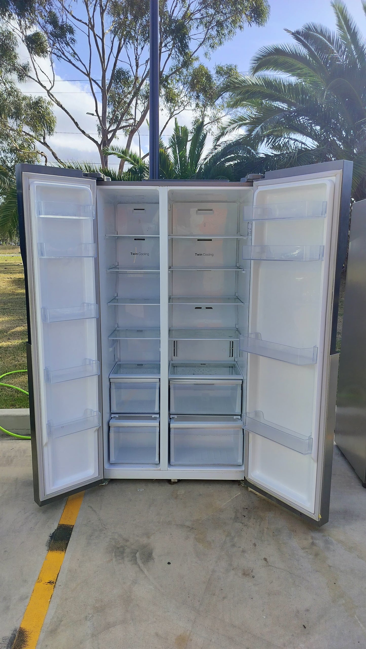 **SAMSUNG SIDE BY SIDE 584 LITRES FRIDGE FREEZER**