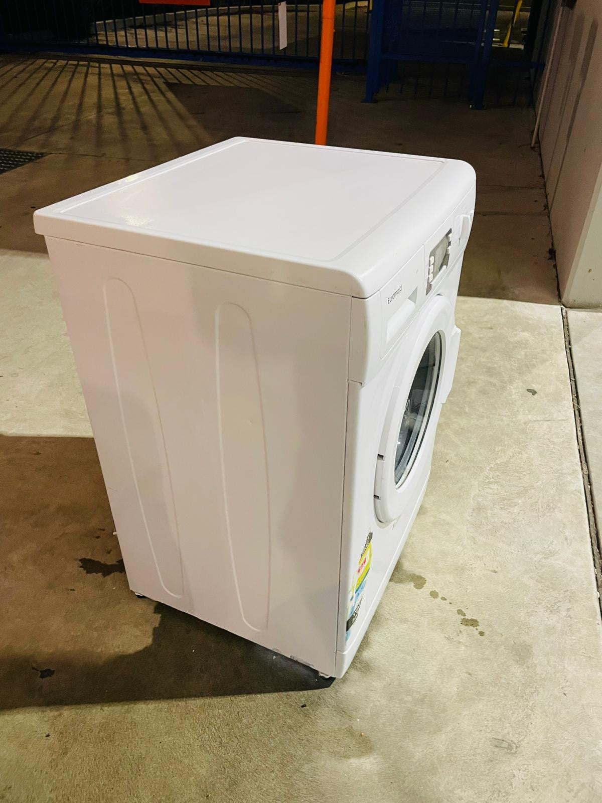 **EUROMAID 7 KGS FRONT LOADER WASHING MACHINE**