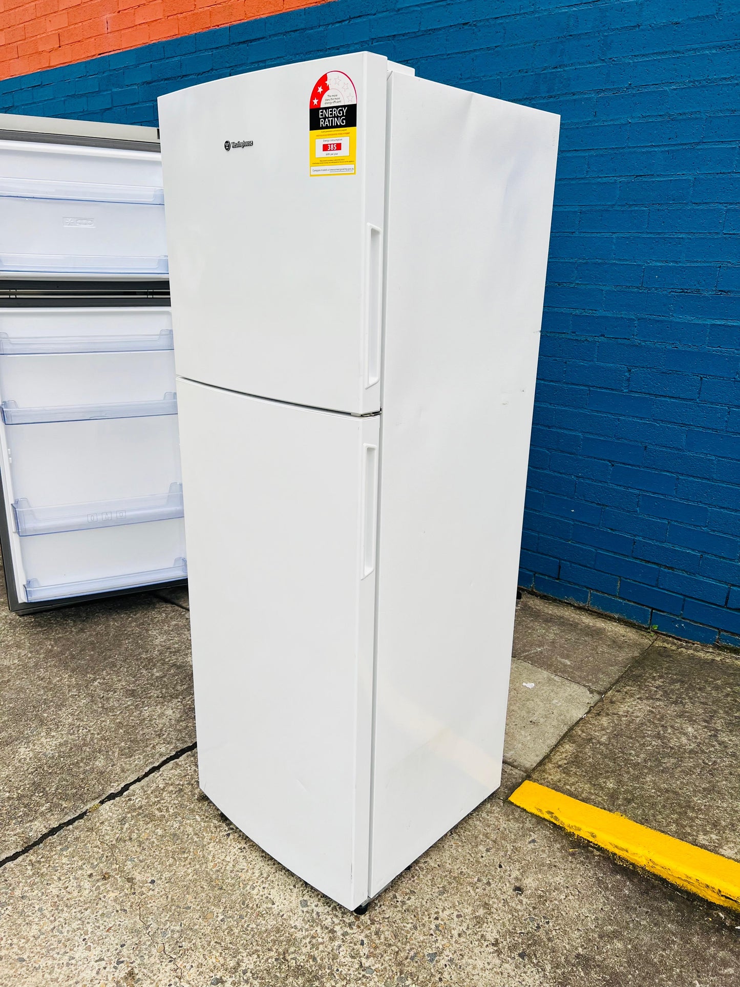 **WESTINGHOUSE 275 LITRES FRIDGE FREEZER**