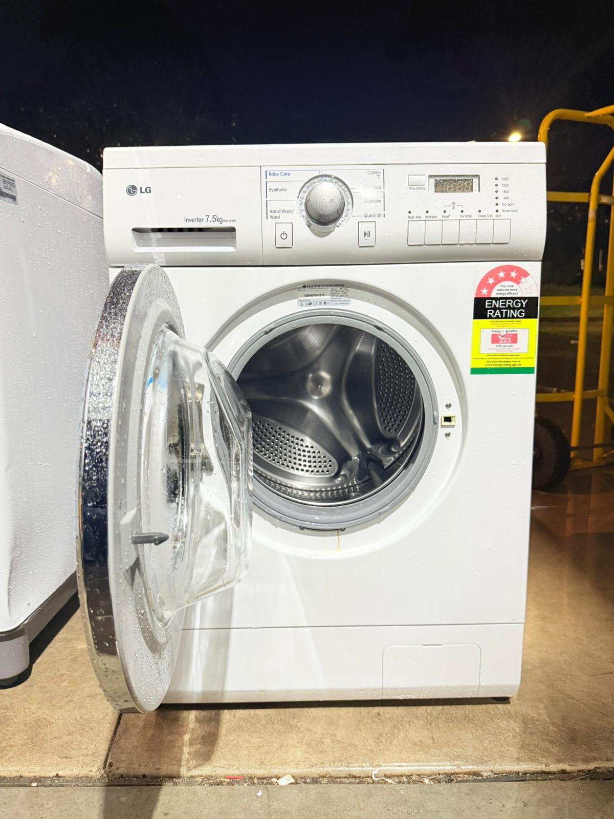 **LG 7.5KGS FRONT LOADER WASHING MACHINE**