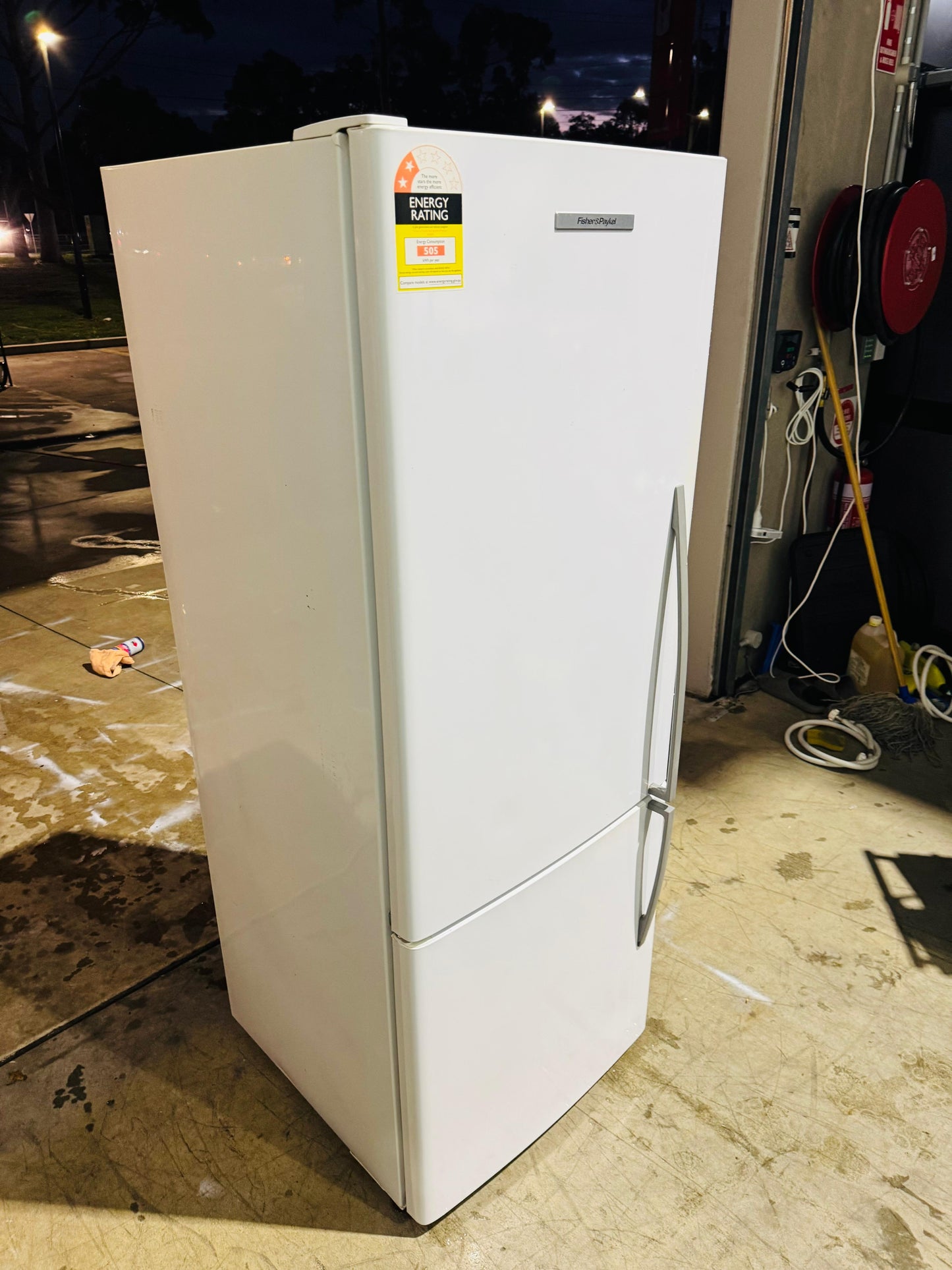 **FISHER & PAYKEL 403 LITRES FRIDGE FREEZER**