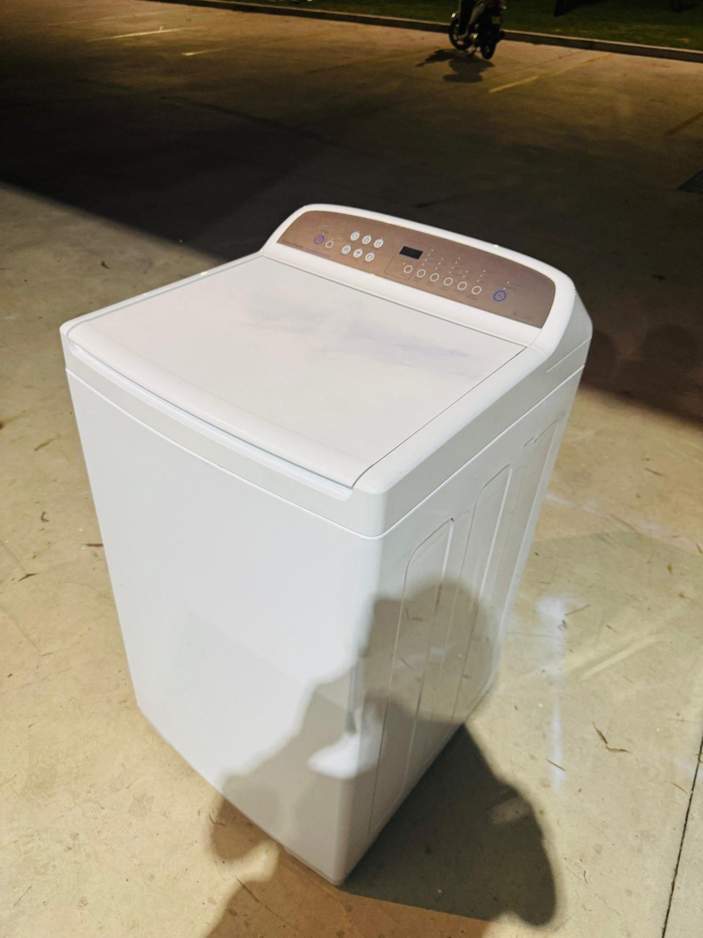 **FISHER & PAYKEL 8.5KGS TOP LOADER WASHING MACHINE**