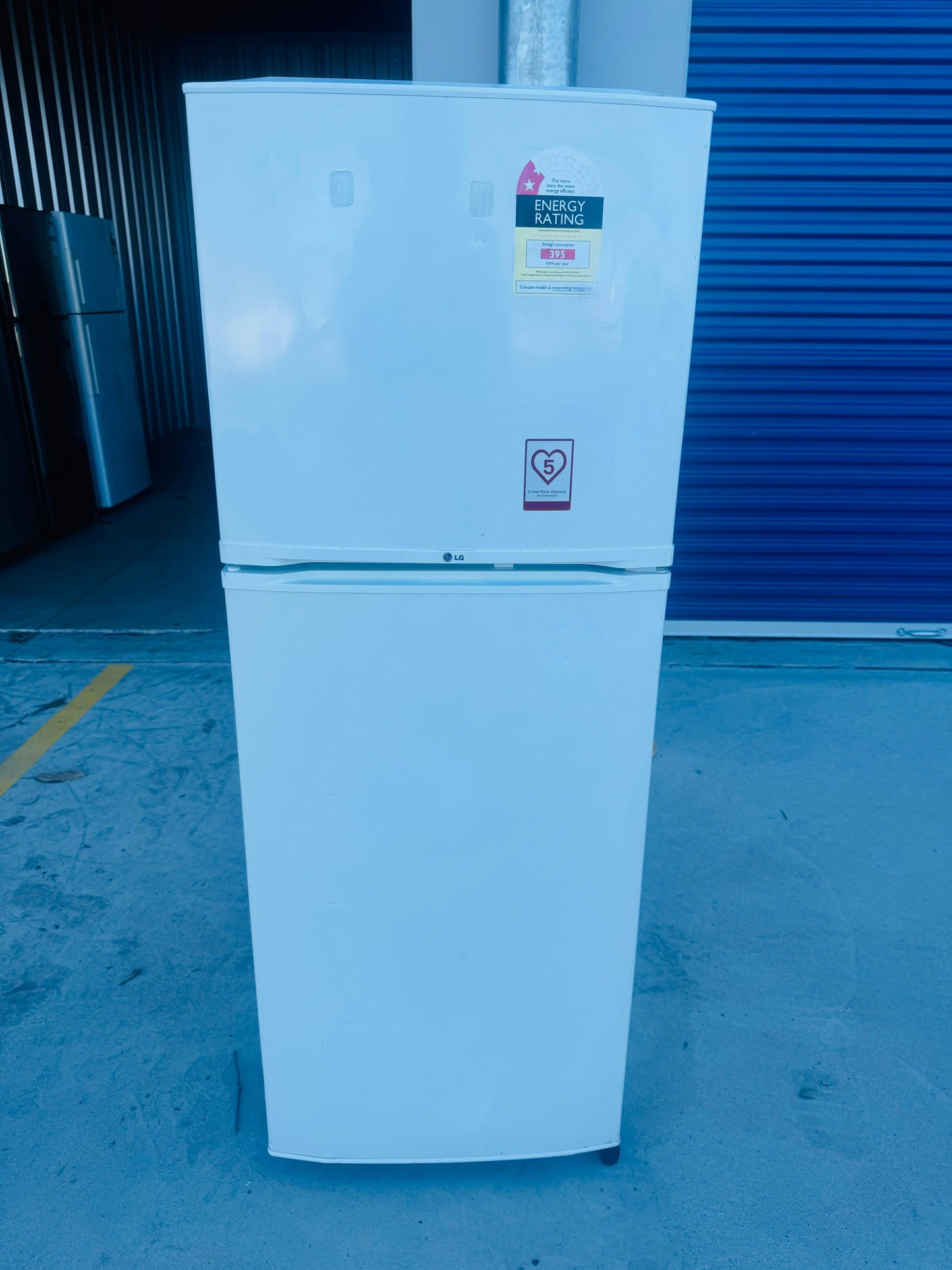 **LG 205 LITRES FRIDGE FREEZER**