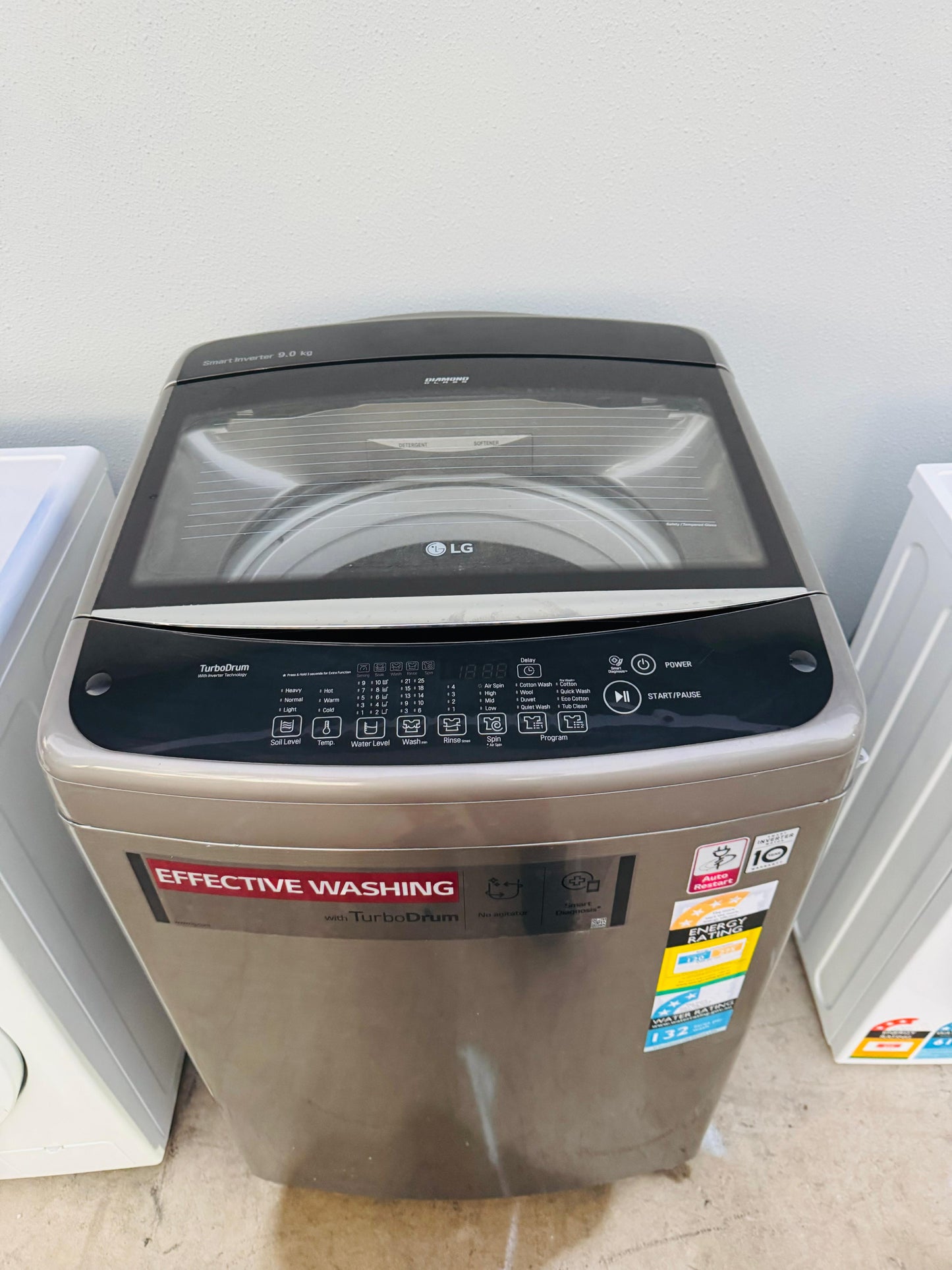 **LG 9KGS TOP LOADER WASHING MACHINE**