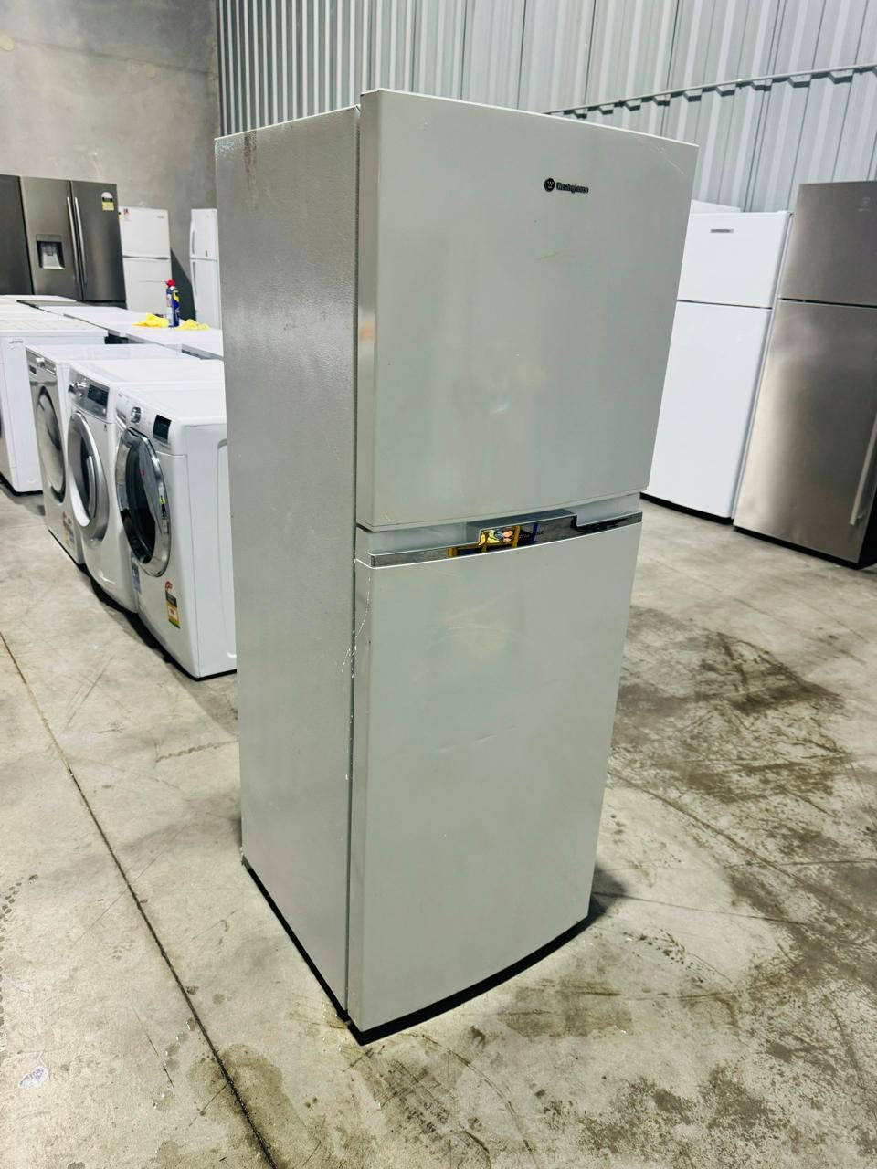 **WESTINGHOUSE 245 LITRES FRIDGE FREEZER**